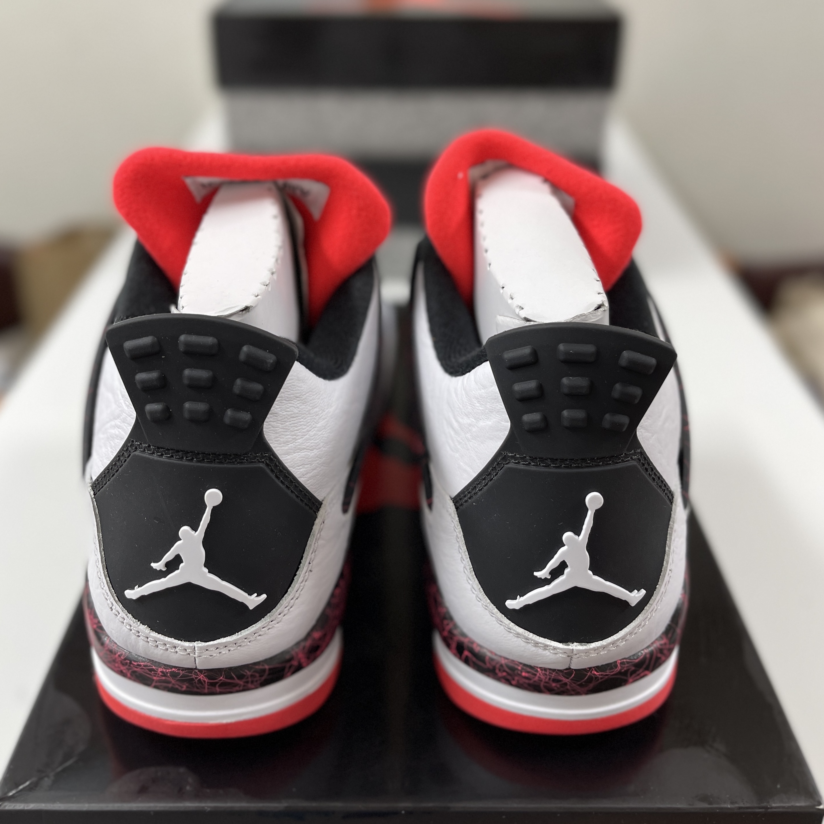 Jordan 4 Retro Flight Nostalgia 착용 스타일 - 4