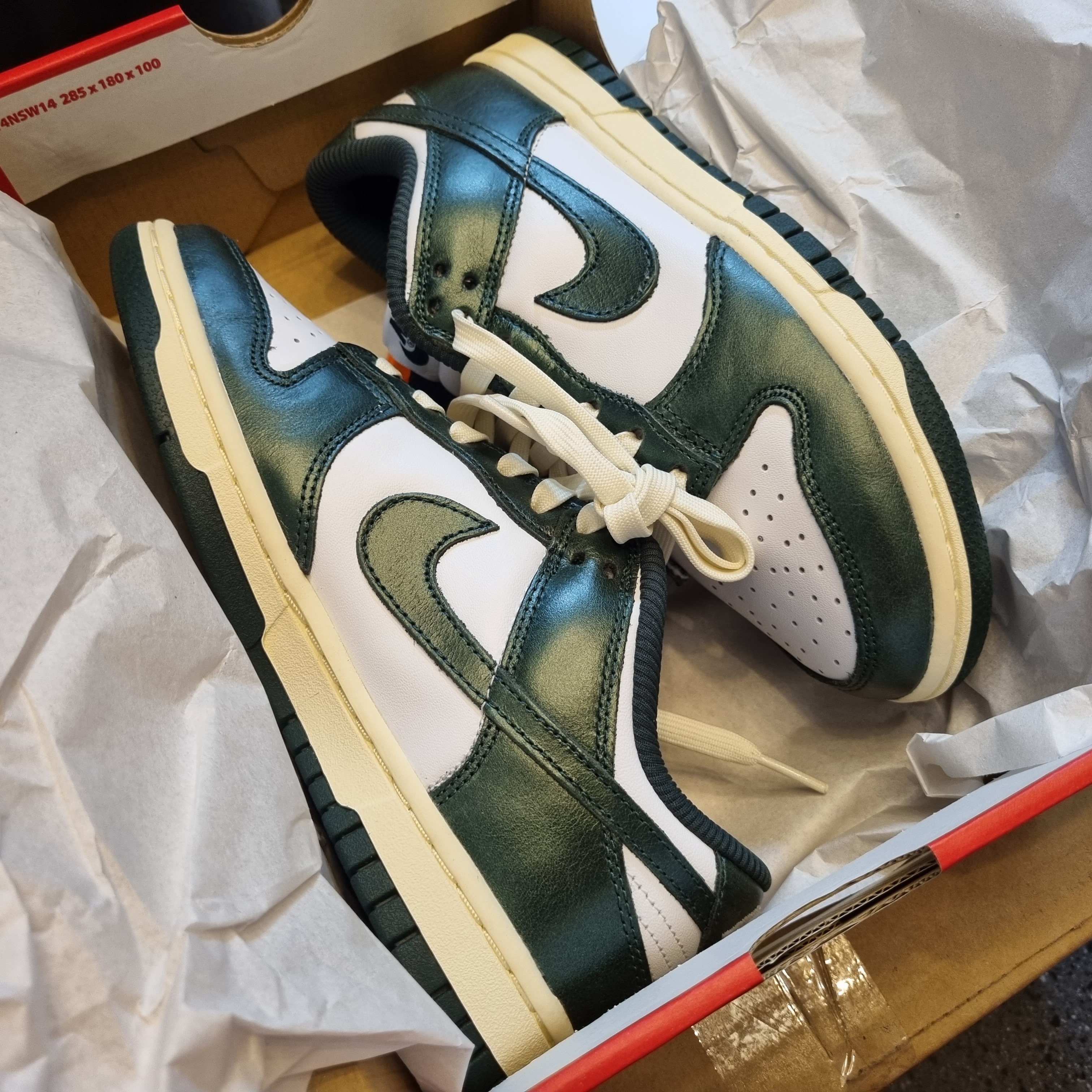 (W) Nike Dunk Low Vintage Green 착용 스타일 - 3