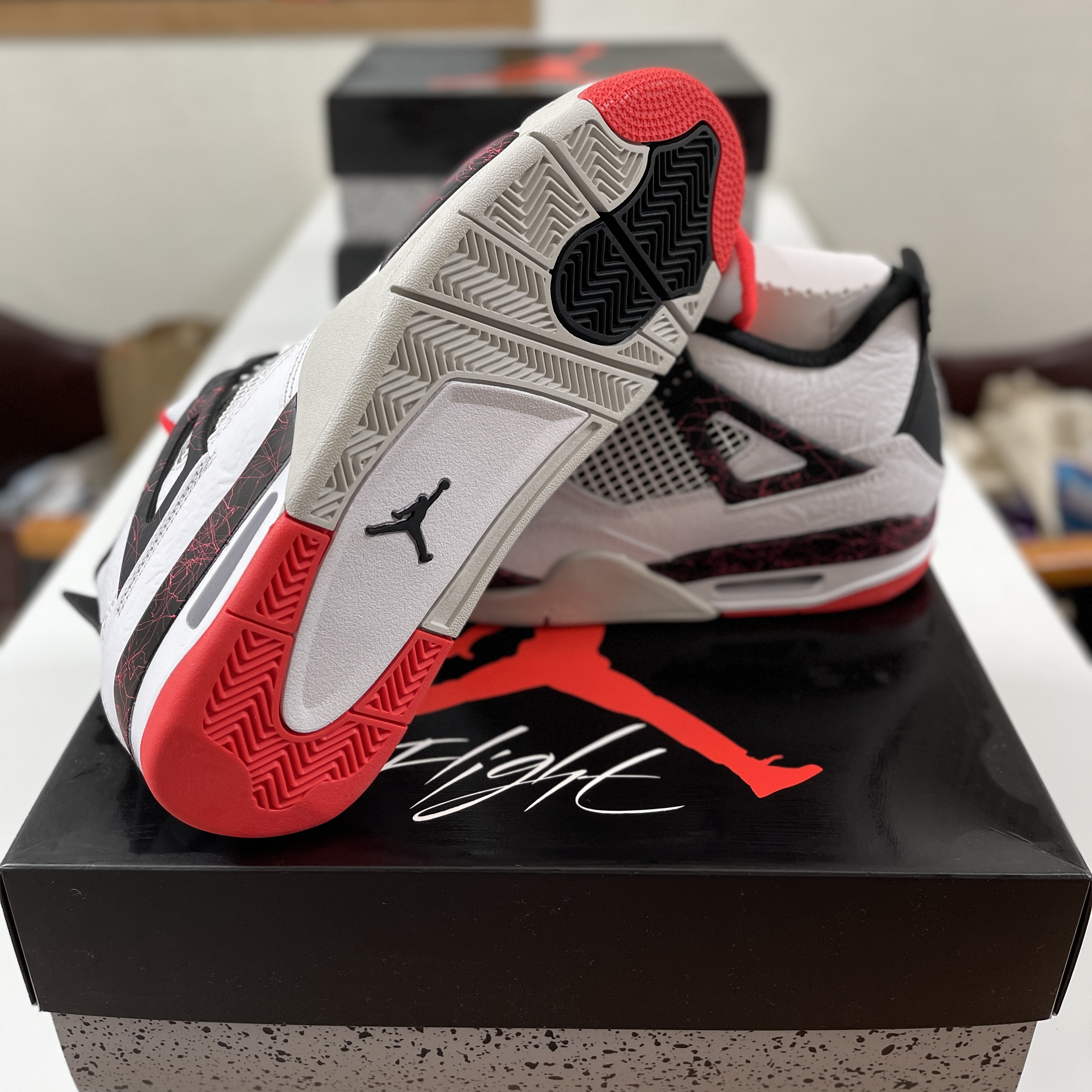 Jordan 4 Retro Flight Nostalgia 착용 스타일 - 5