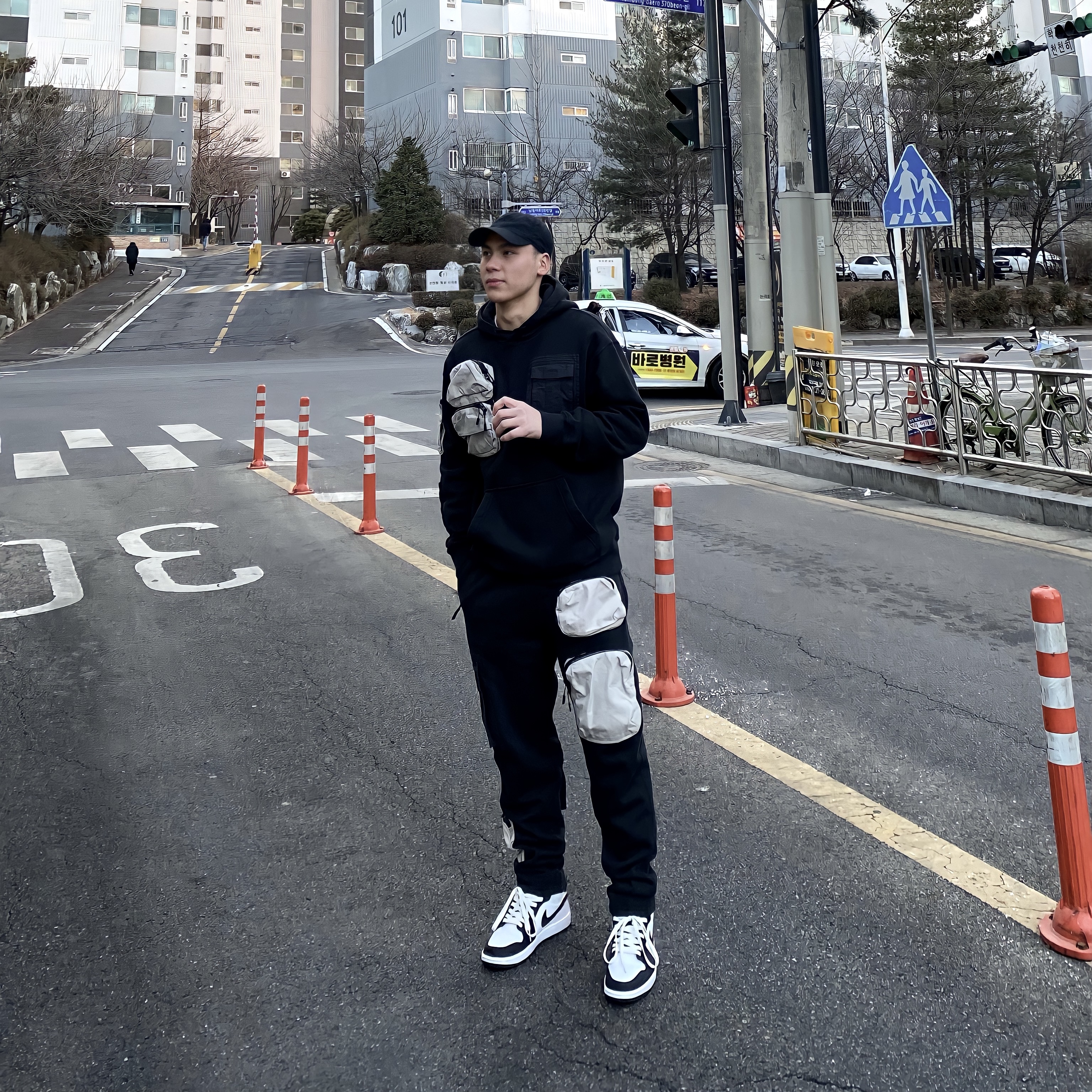 Nike x Travis Scott NRG AG Utility Hoodie Black, Nike x Travis Scott NRG AG Utility Sweatpants Black 착용 스타일