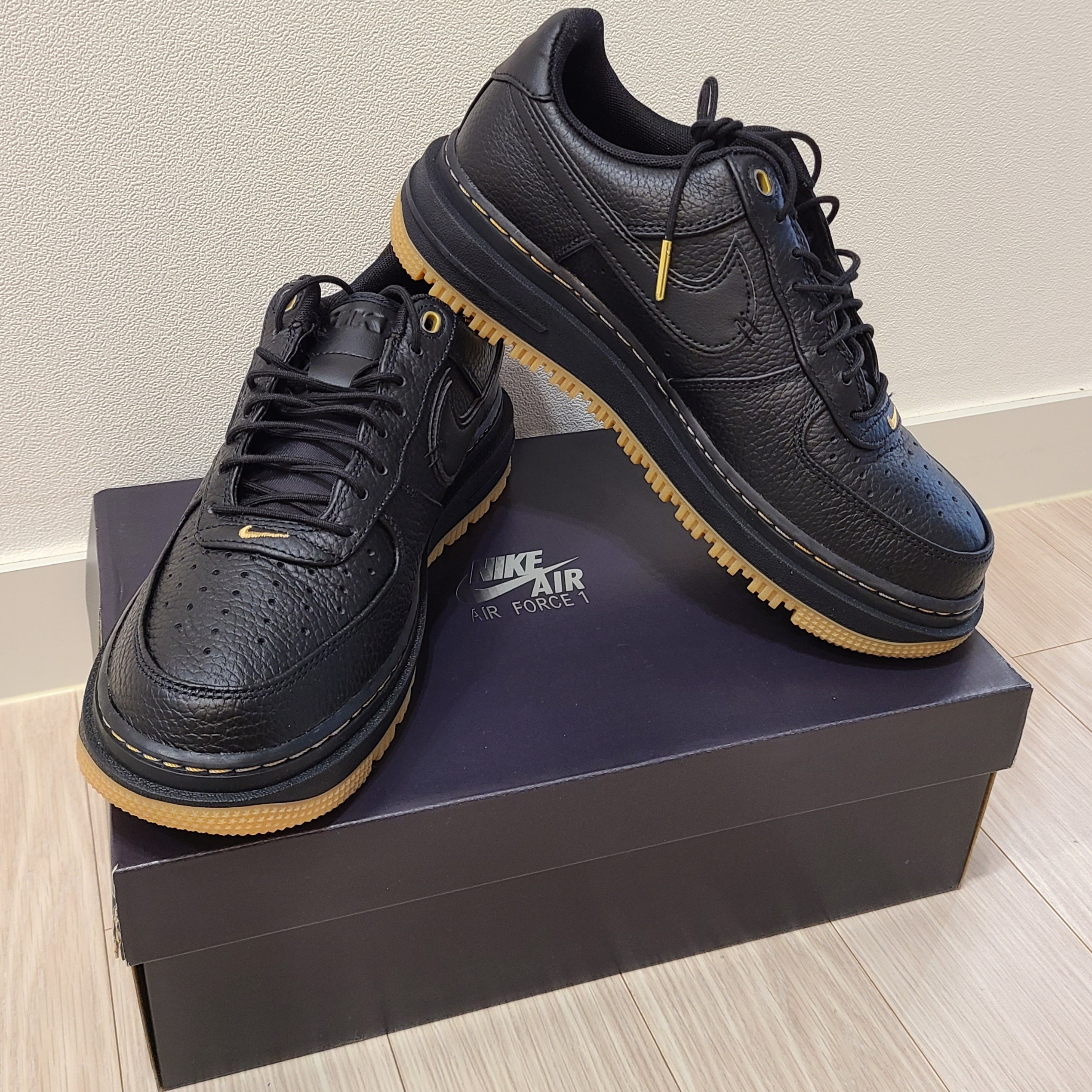 Nike Air Force 1 Luxe Black 착용 스타일