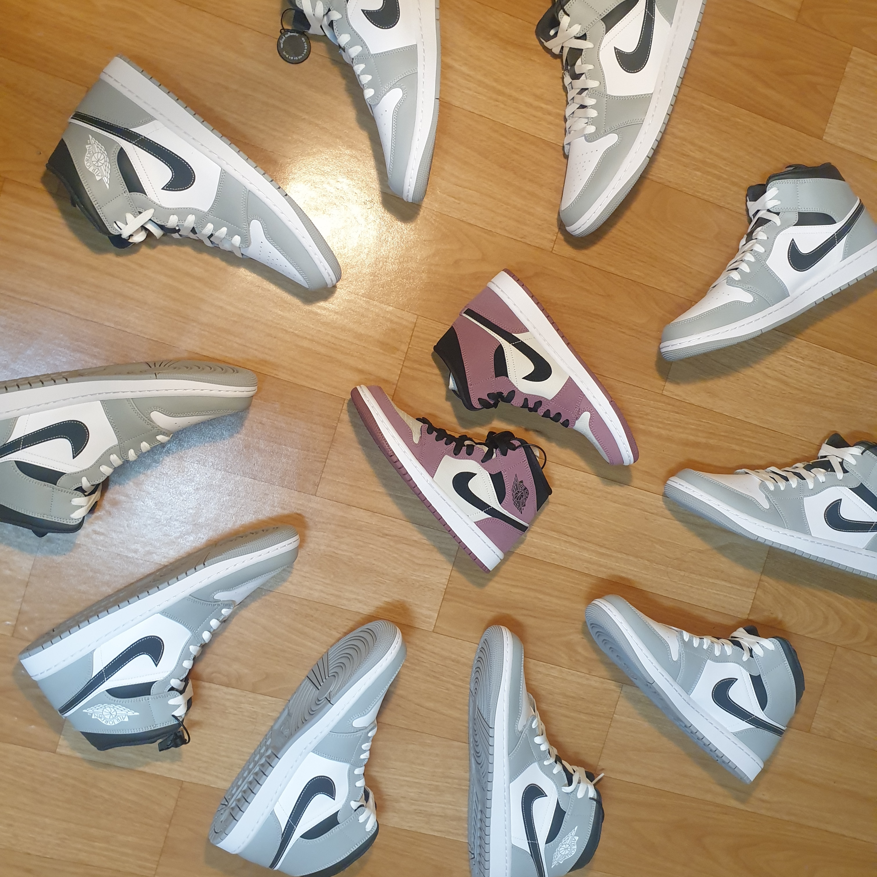 Jordan 1 Mid Light Smoke Grey Anthracite, (W) Jordan 1 Mid SE Light Mulberry 착용 스타일