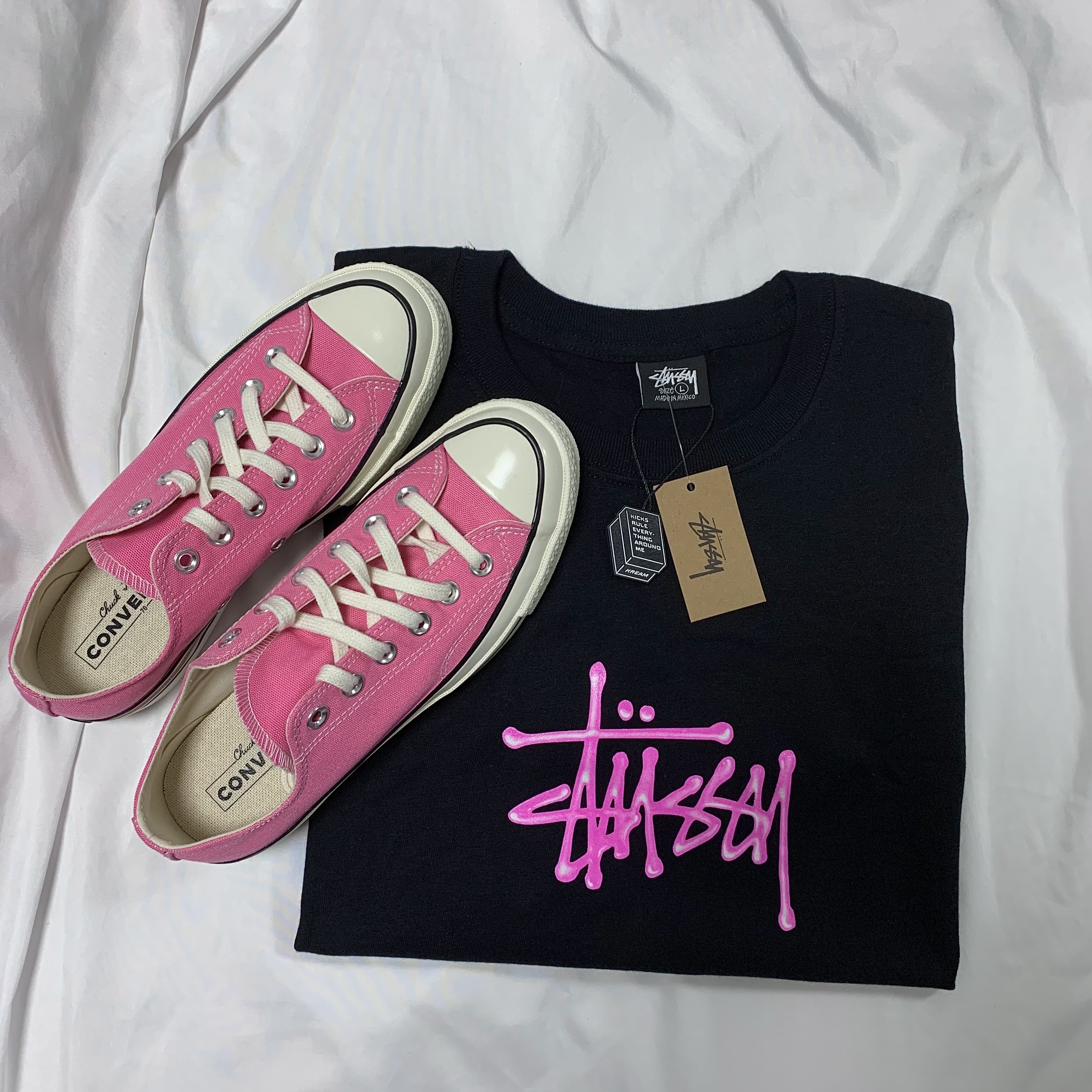Stussy Gel Stock T-Shirt Black, Converse Chuck 70 Ox Vintage Canvas Pink 착용 스타일