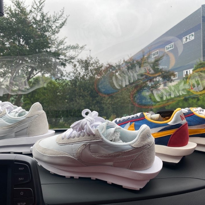 Nike x Sacai LDWaffle White Nylon 착용 스타일