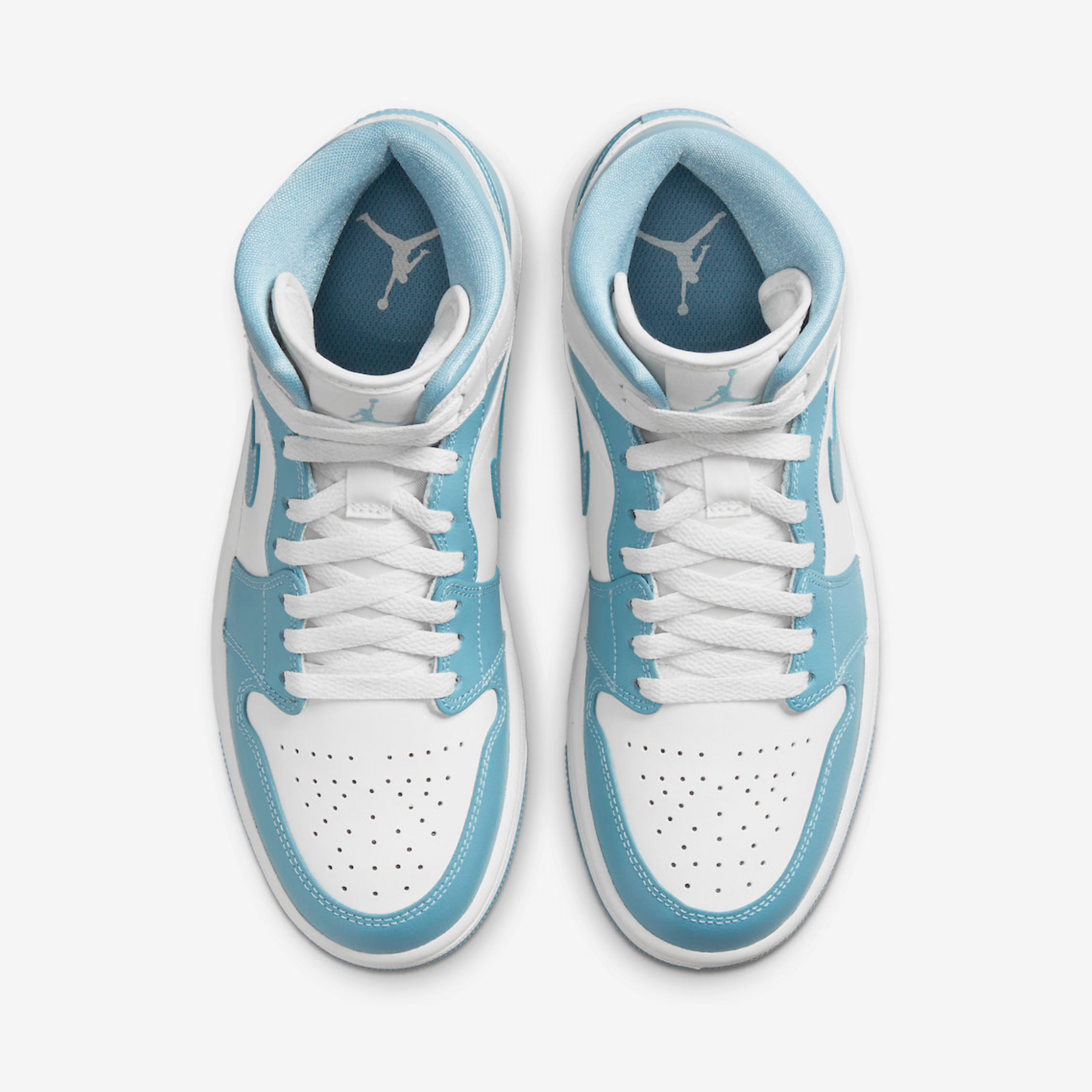 (W) Jordan 1 Mid Sail and Worn Blue 착용 스타일 - 4