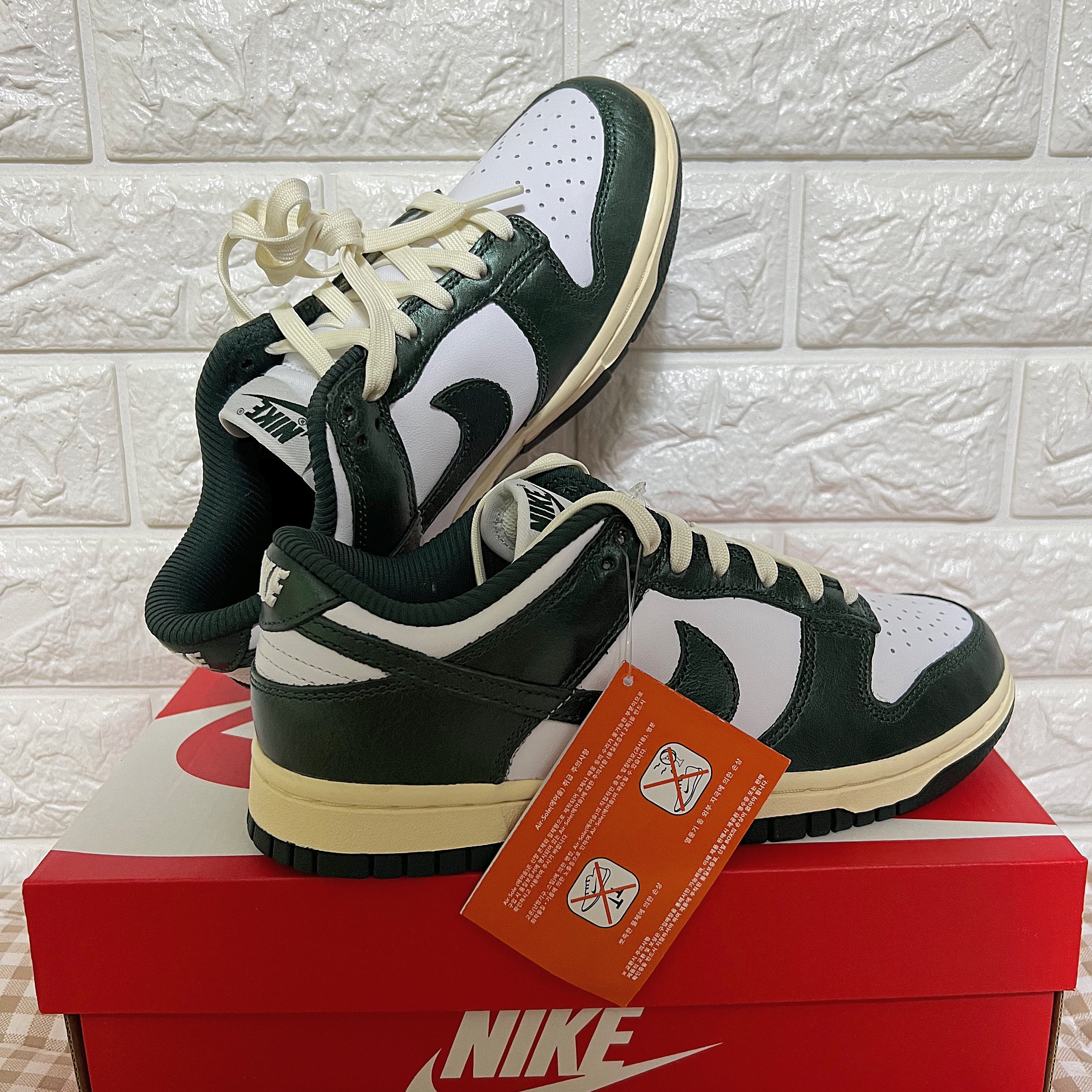 (W) Nike Dunk Low Vintage Green 착용 스타일