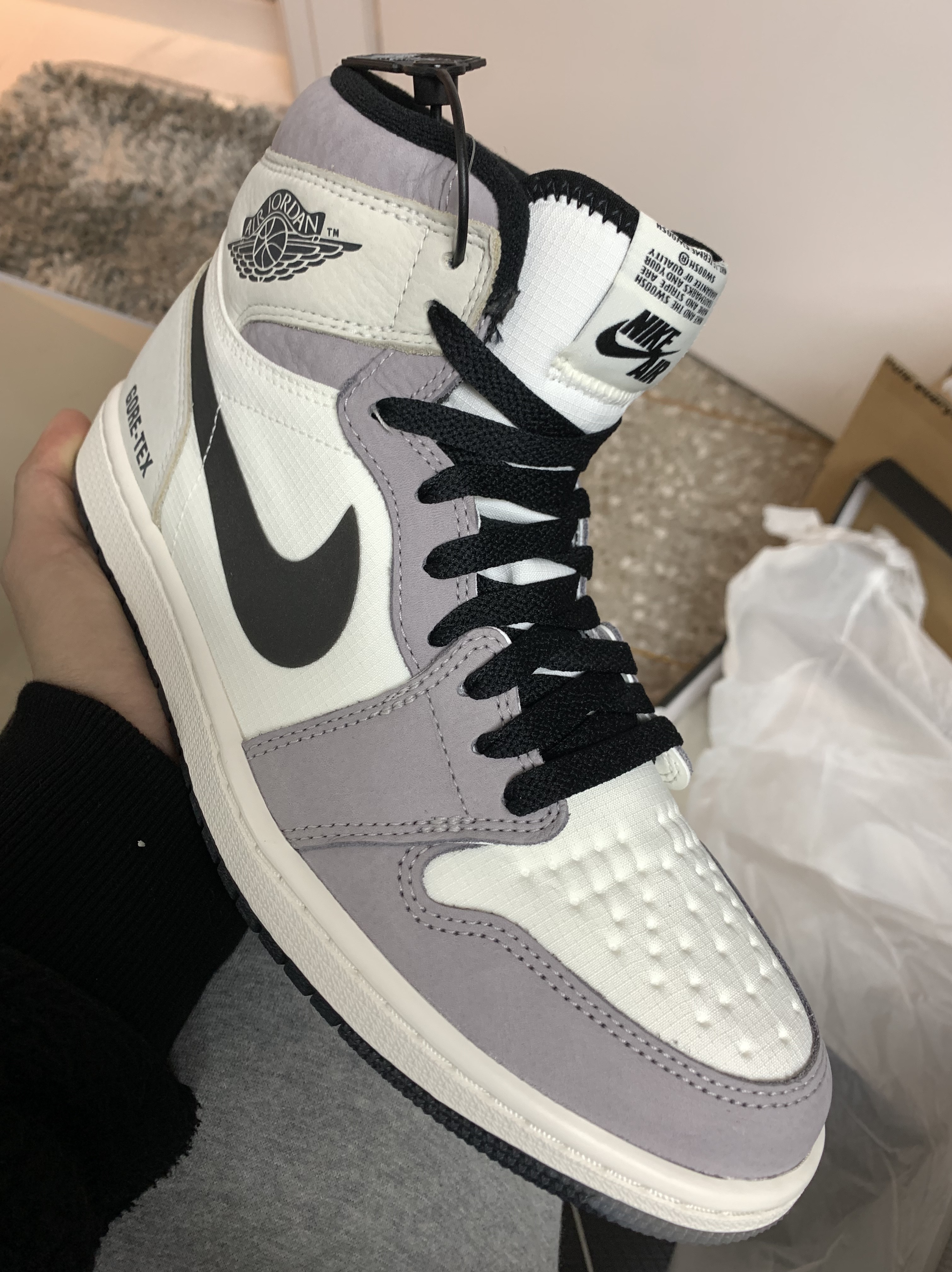 Jordan 1 Element Gore-Tex Sail 착용 스타일 - 3