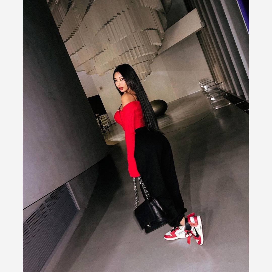 Jordan 1 x Off-White Retro High Chicago The Ten 착용 스타일 - 2