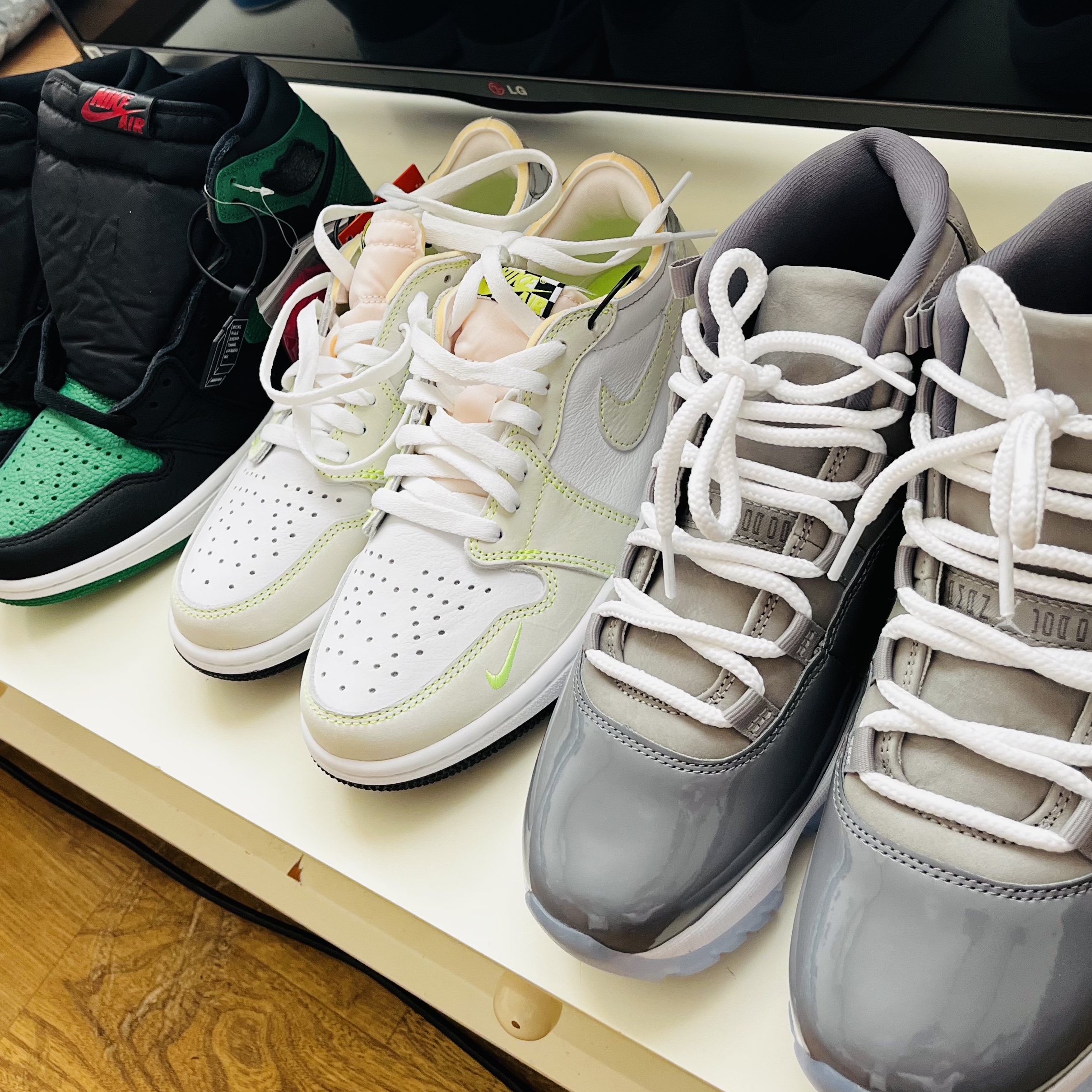 Jordan 11 Retro Cool Grey 2021, Jordan 1 Retro High OG Pine Green Black 착용 스타일