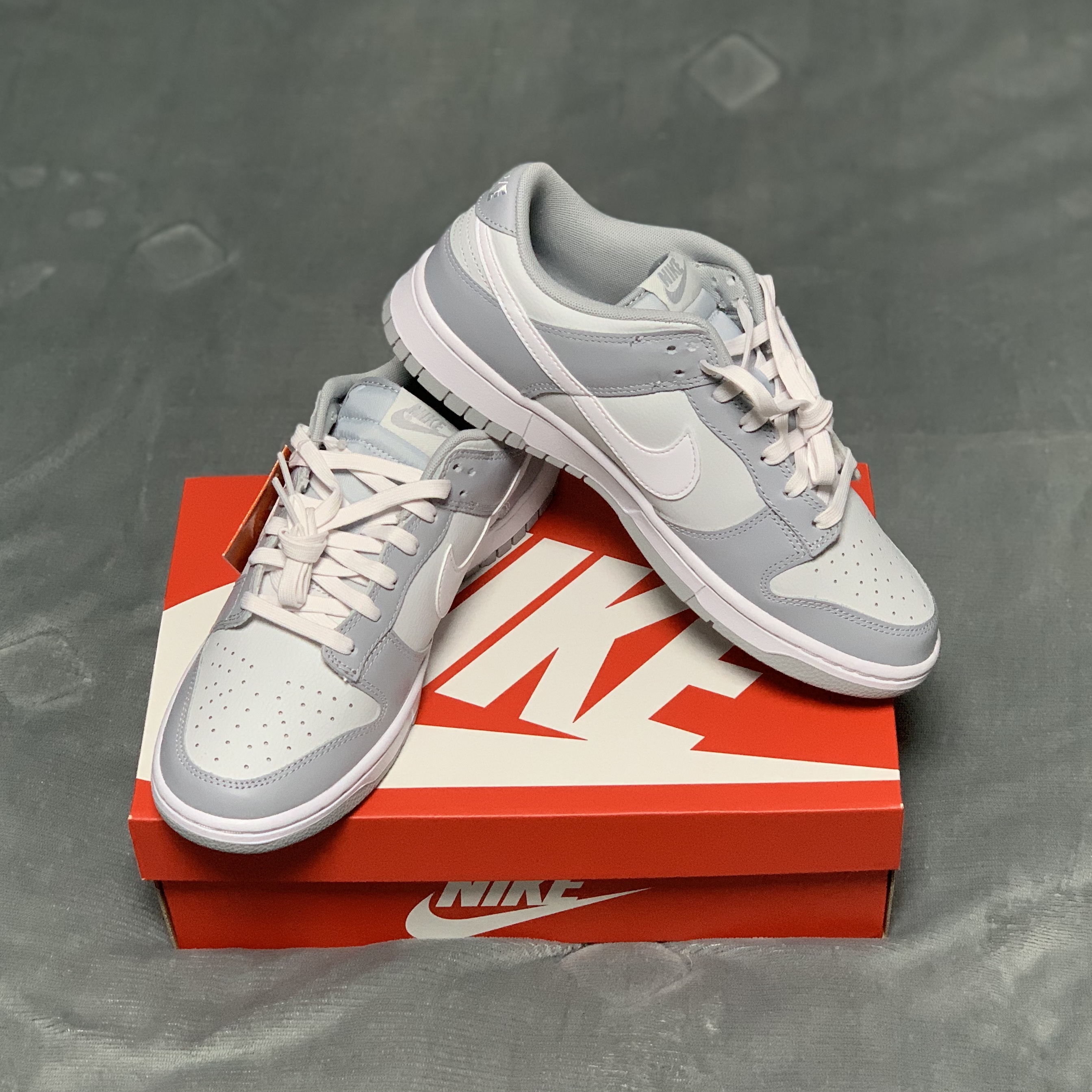 Nike Dunk Low Retro Wolf Grey 착용 스타일 - 1