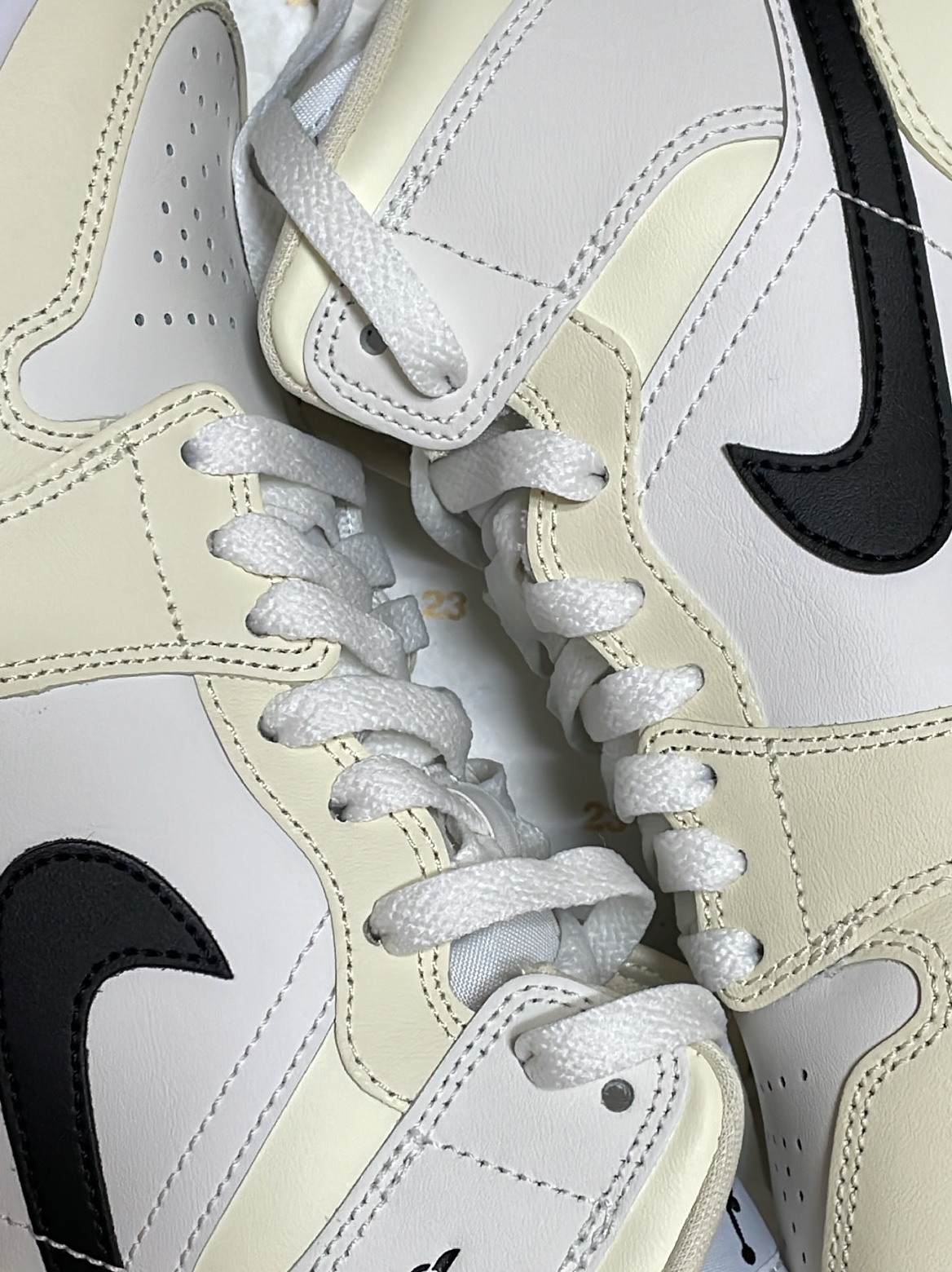 (W) Jordan 1 Mid Coconut Milk 착용 스타일