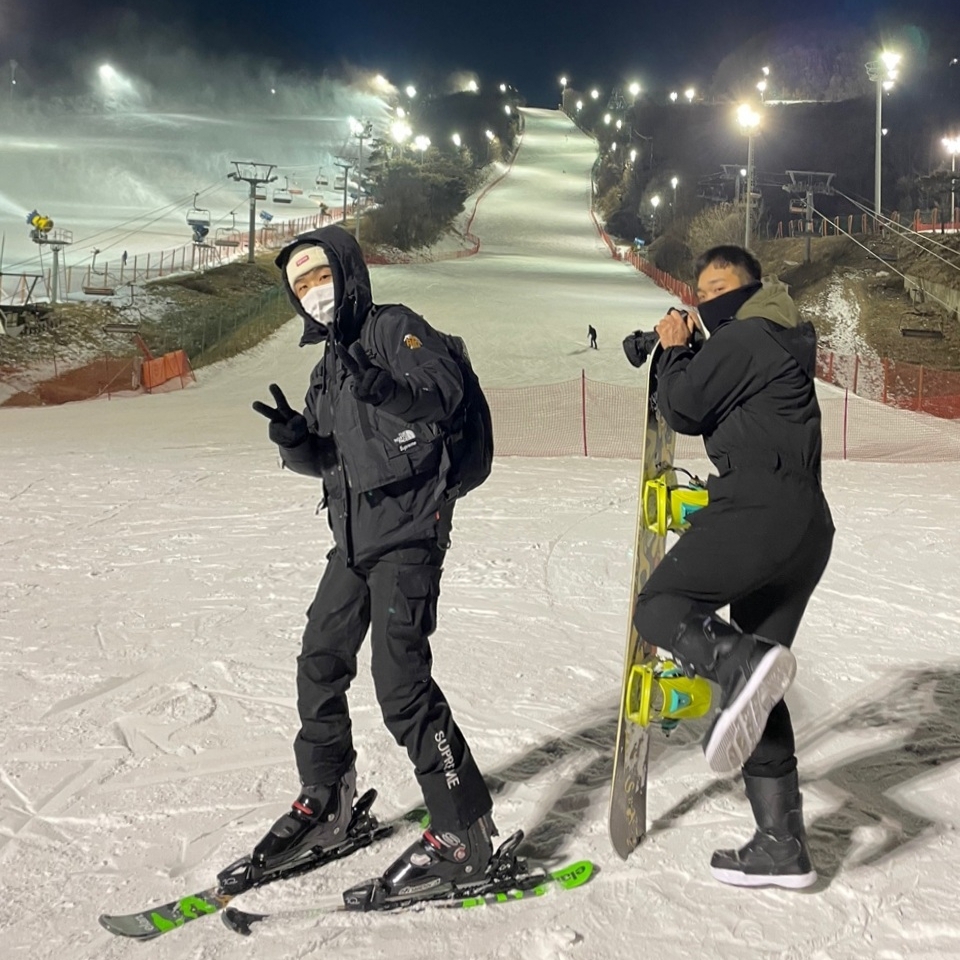 Supreme x The North Face Belted Cargo Pants Black - 20SS, Supreme x The North Face RTG Jacket + Vest Black - 20SS 착용 스타일 - 2