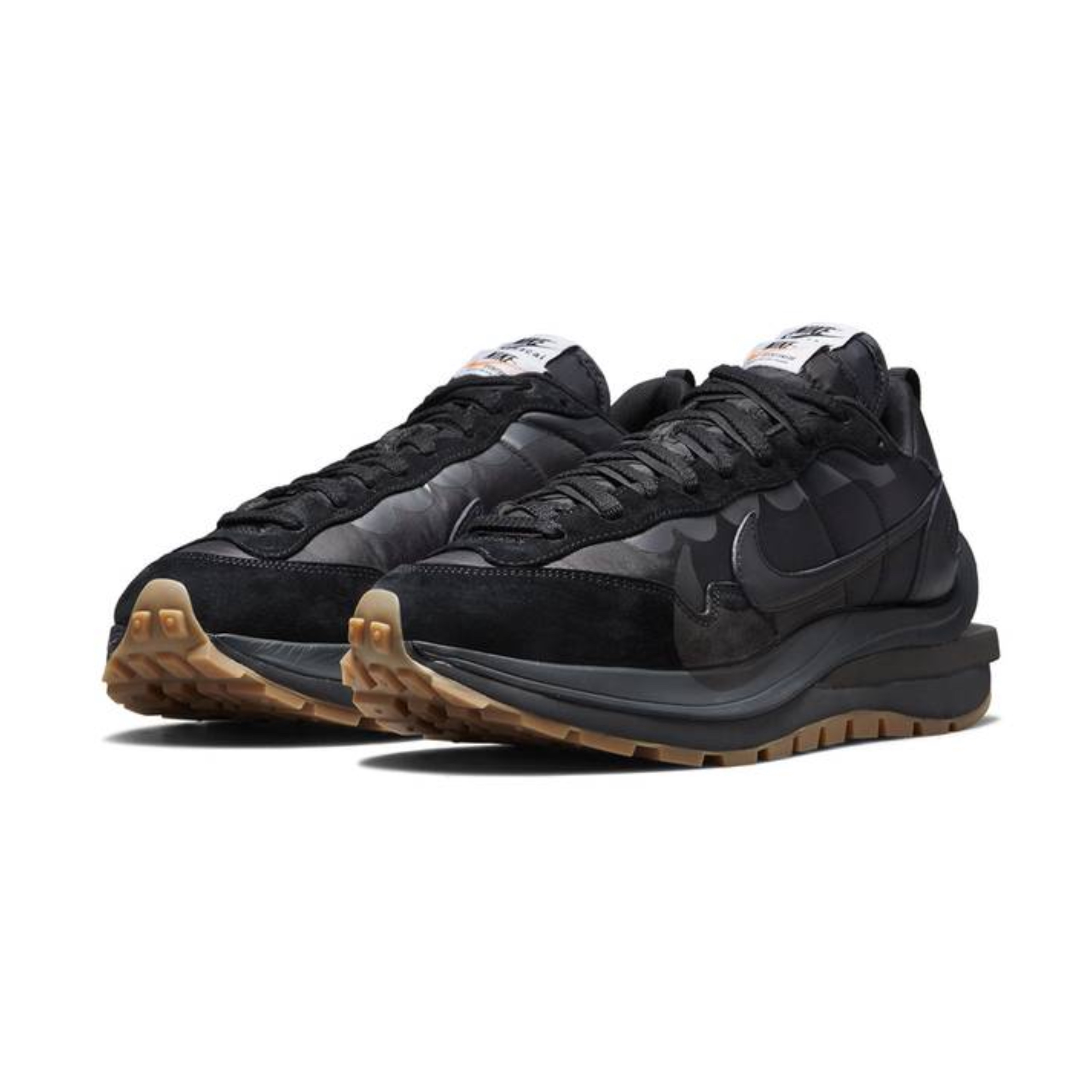 Nike x Sacai VaporWaffle Black and Gum 착용 스타일 - 2