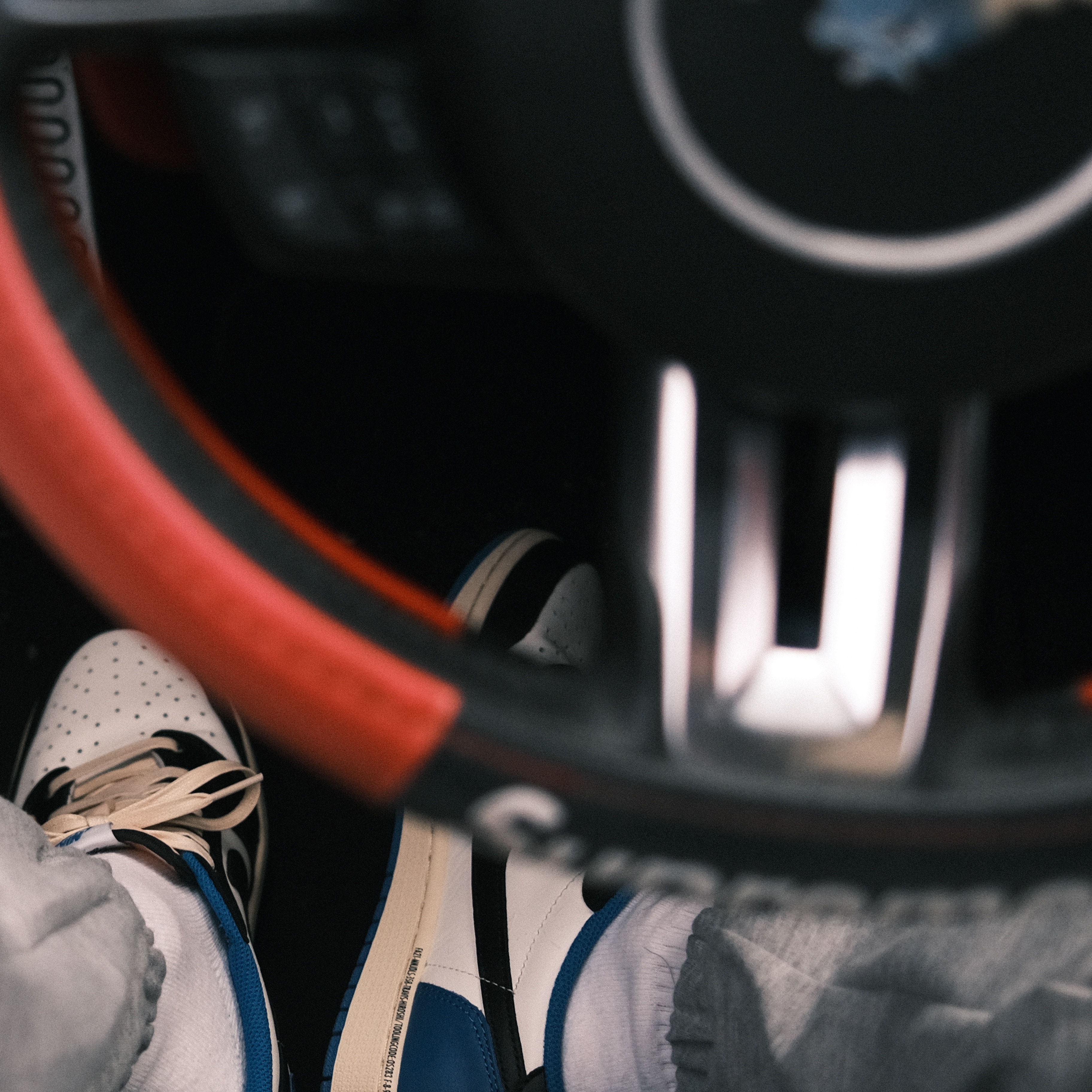 Jordan 1 x Travis Scott x Fragment Retro Low OG SP Military Blue 착용 스타일