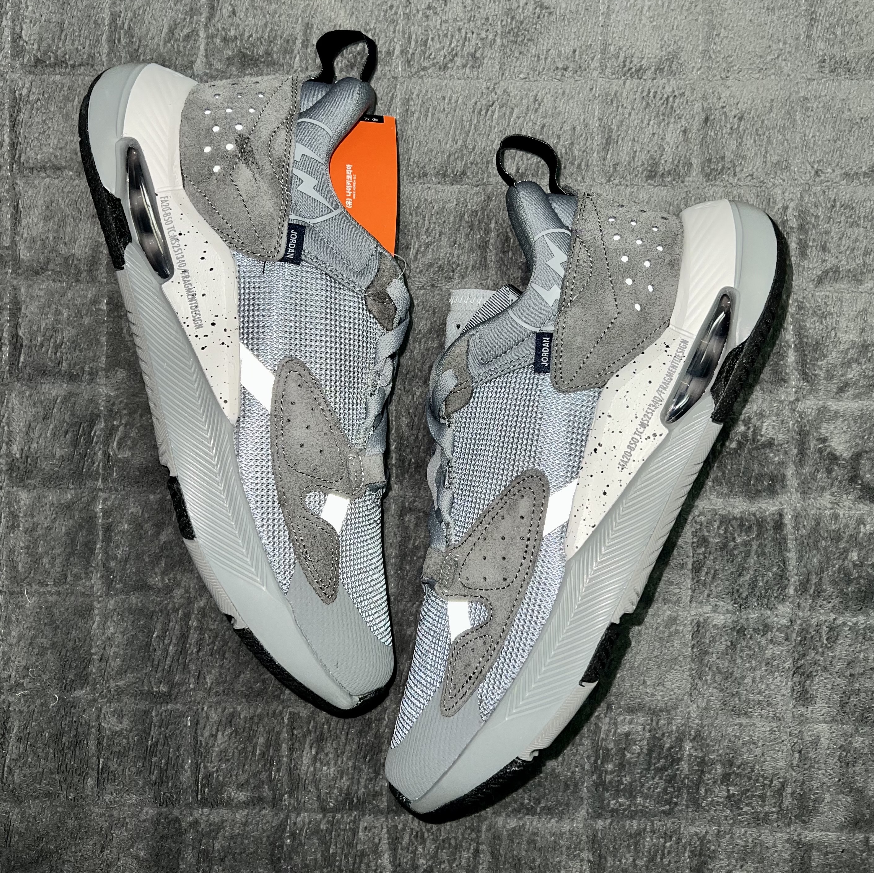 Jordan x Fragment Air Cadence SP Particle Grey 착용 스타일 - 2