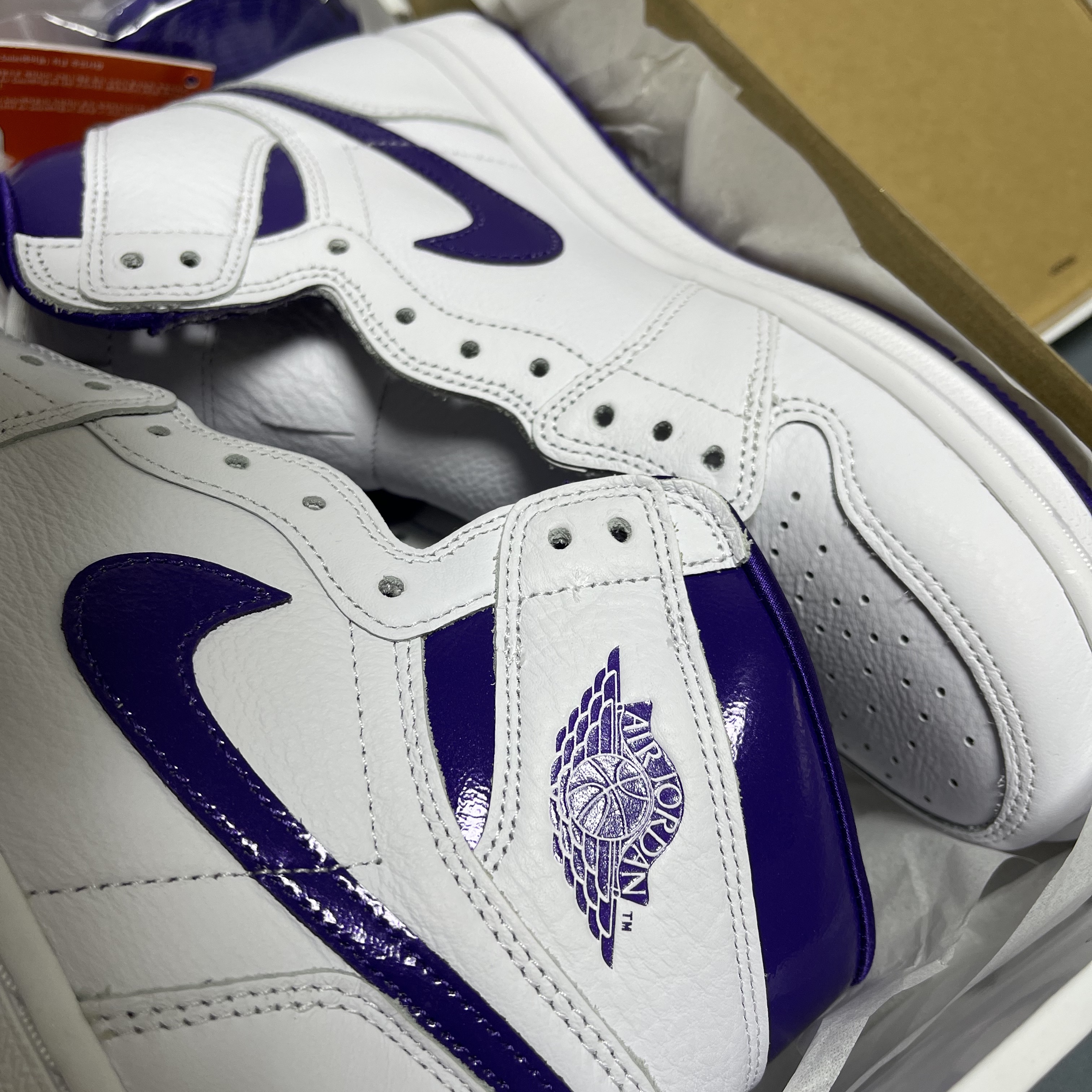 (W) Jordan 1 High OG Court Purple 착용 스타일