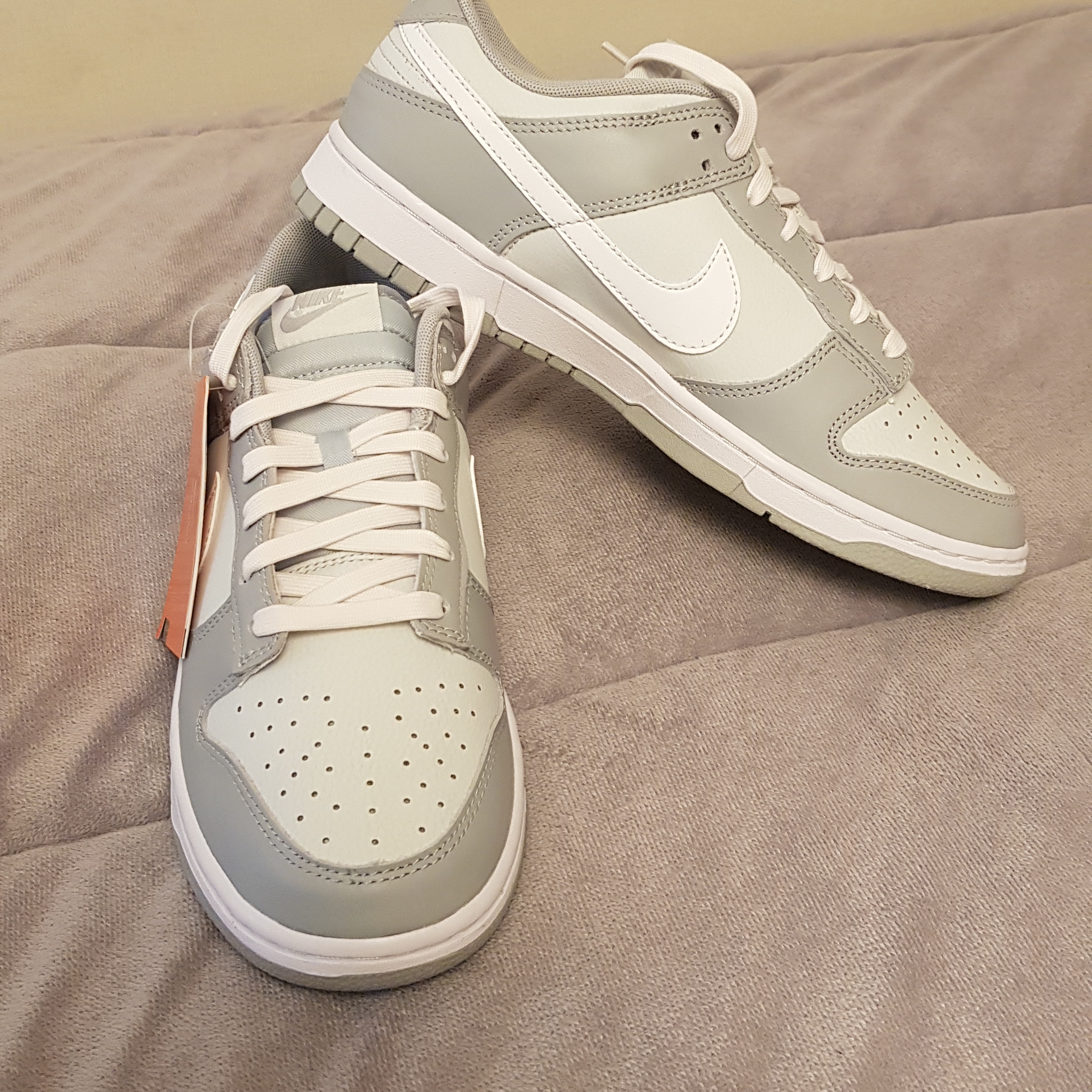Nike Dunk Low Retro Wolf Grey 착용 스타일 - 4