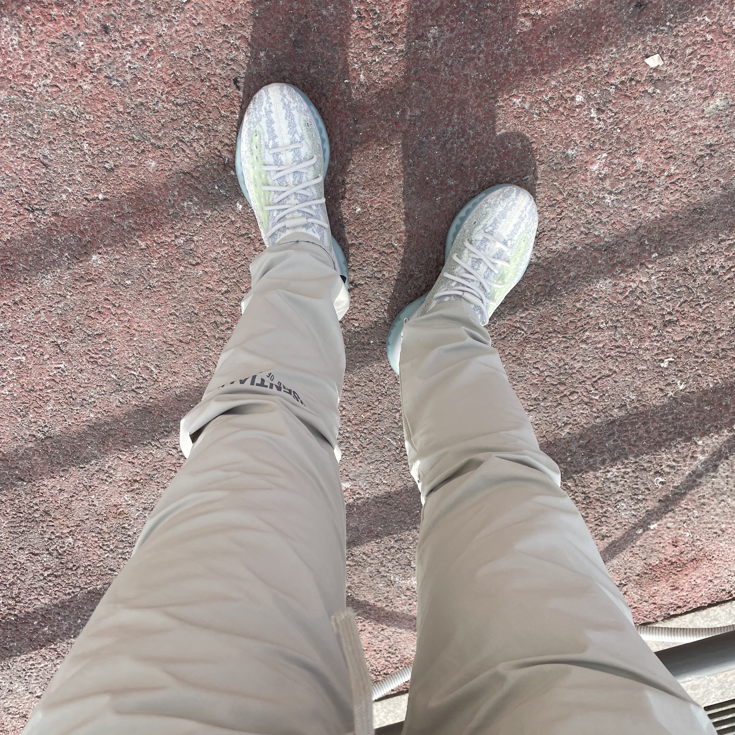 Essentials Track Lounge Pants Concrete - Ssense Exclusive, Adidas Yeezy Boost 380 Alien Blue - Reflective 착용 스타일