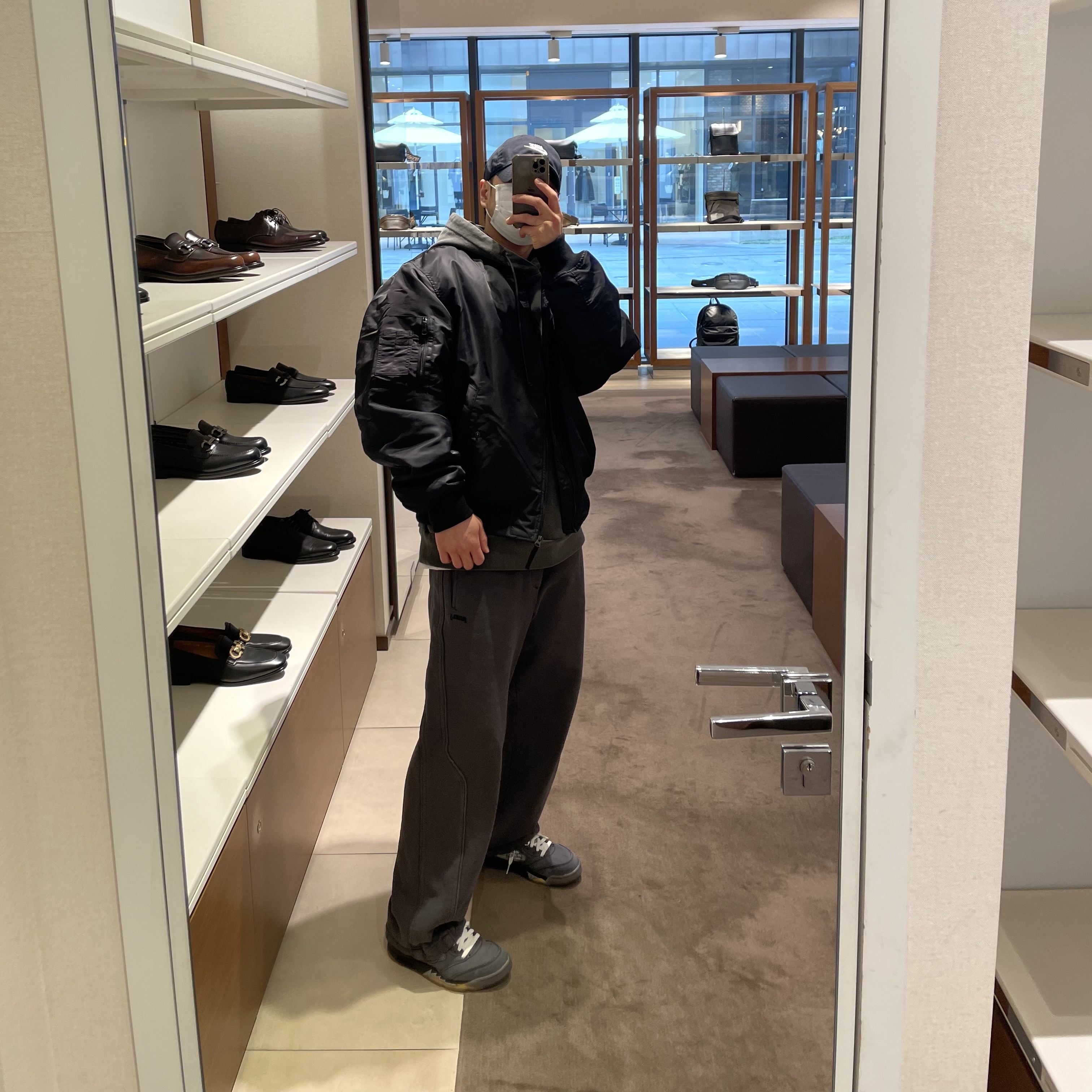 Jordan 5 x Off-White Retro SP Black Muslin 착용 스타일