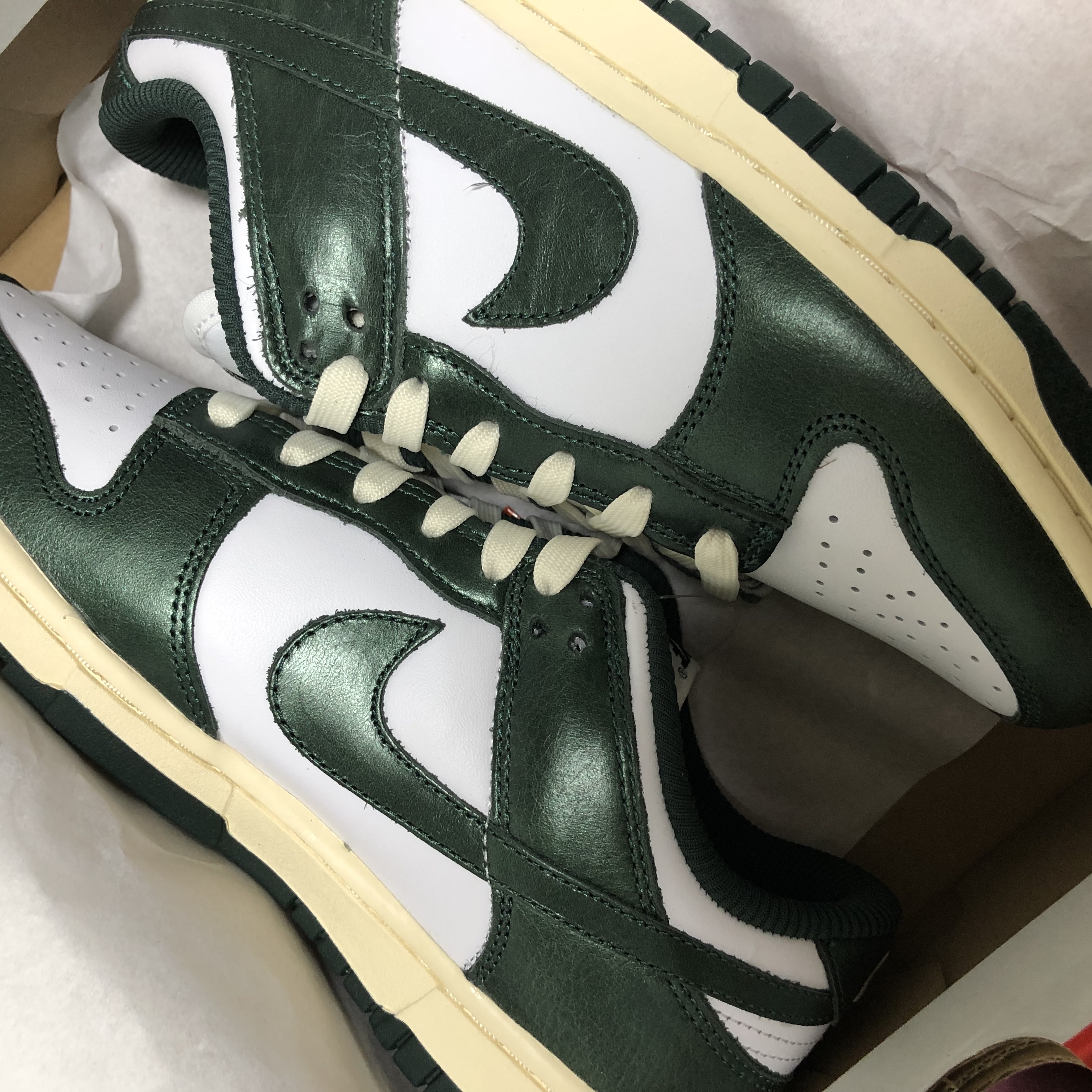 (W) Nike Dunk Low Vintage Green 착용 스타일