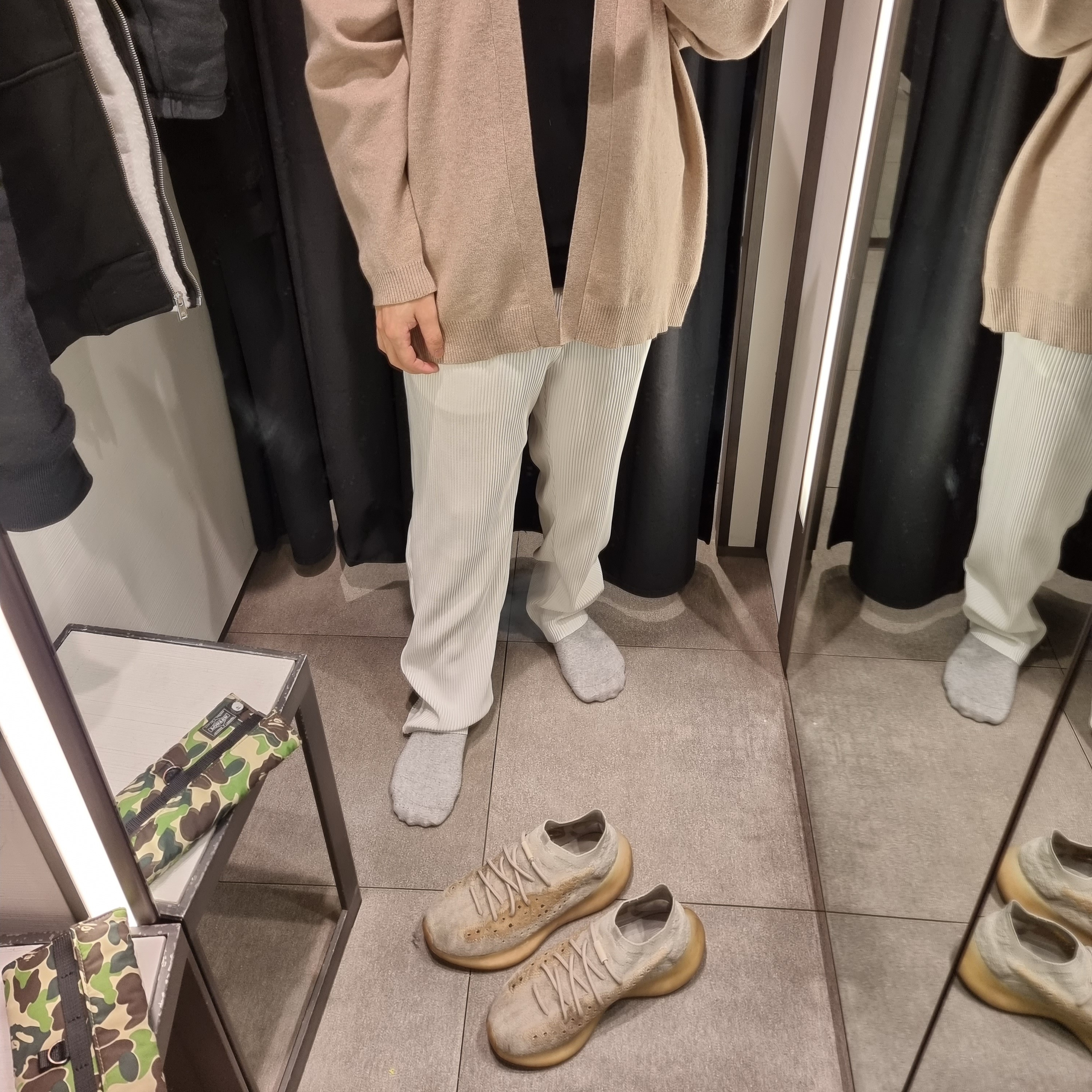 Adidas Yeezy Boost 380 Yecoraite - Reflective 착용 스타일