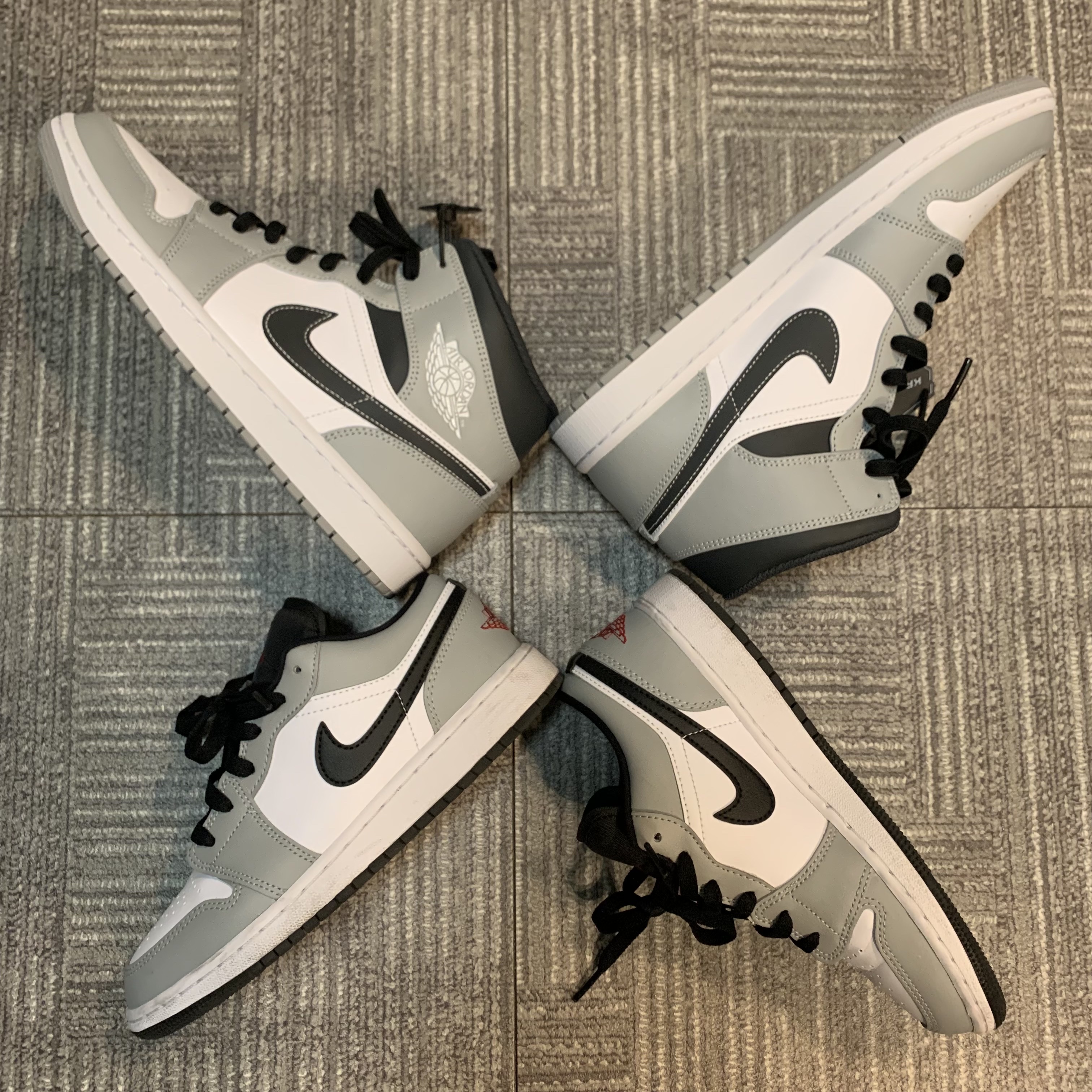 Jordan 1 Mid Light Smoke Grey Anthracite, Jordan 1 Low Light Smoke Grey 착용 스타일 - 1