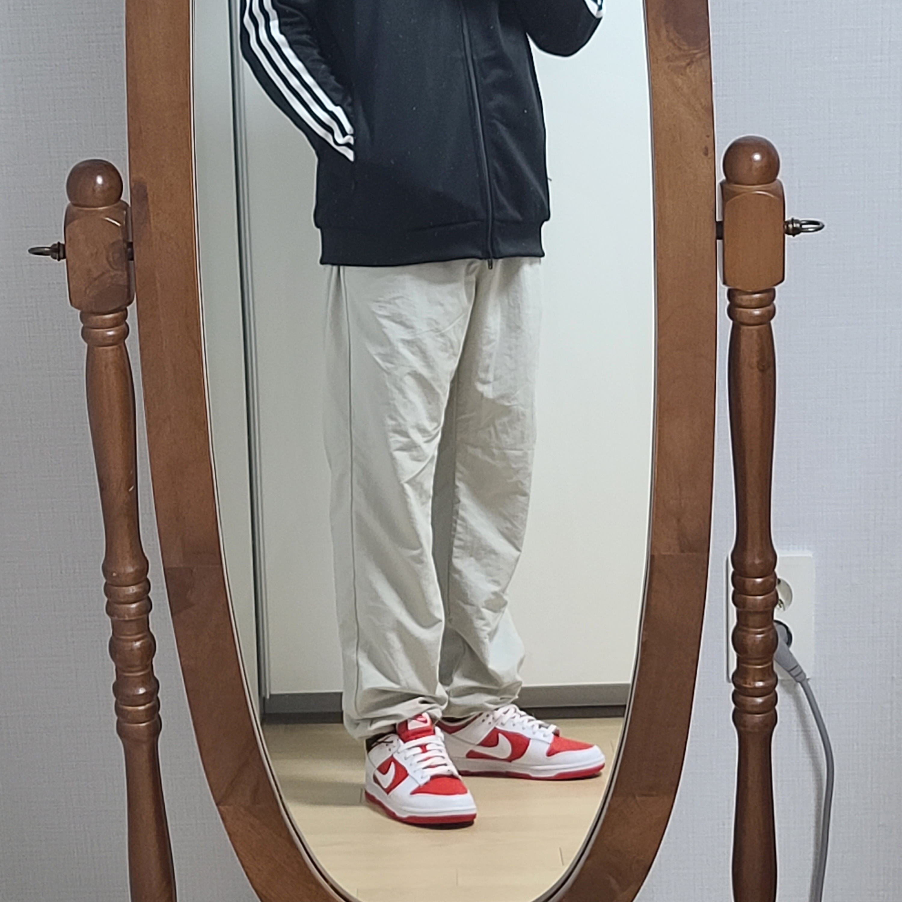 Nike Dunk Low Retro Championship Red 착용 스타일