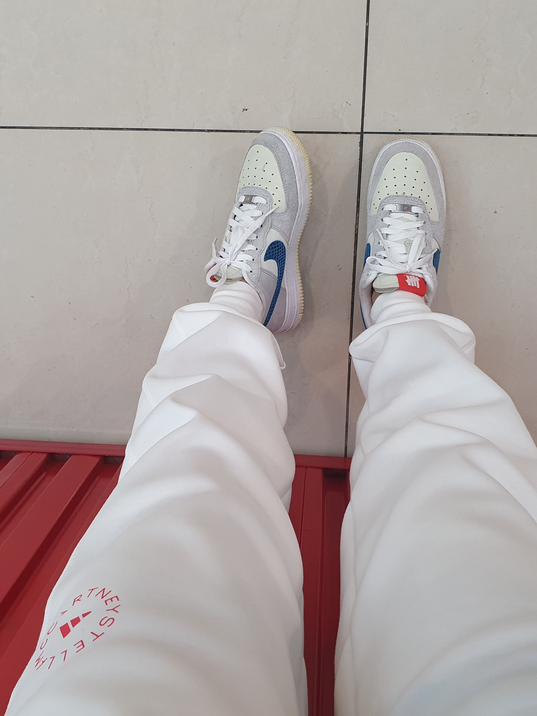 (W) Nike Air Force 1 '07 Low White 착용 스타일 - 2