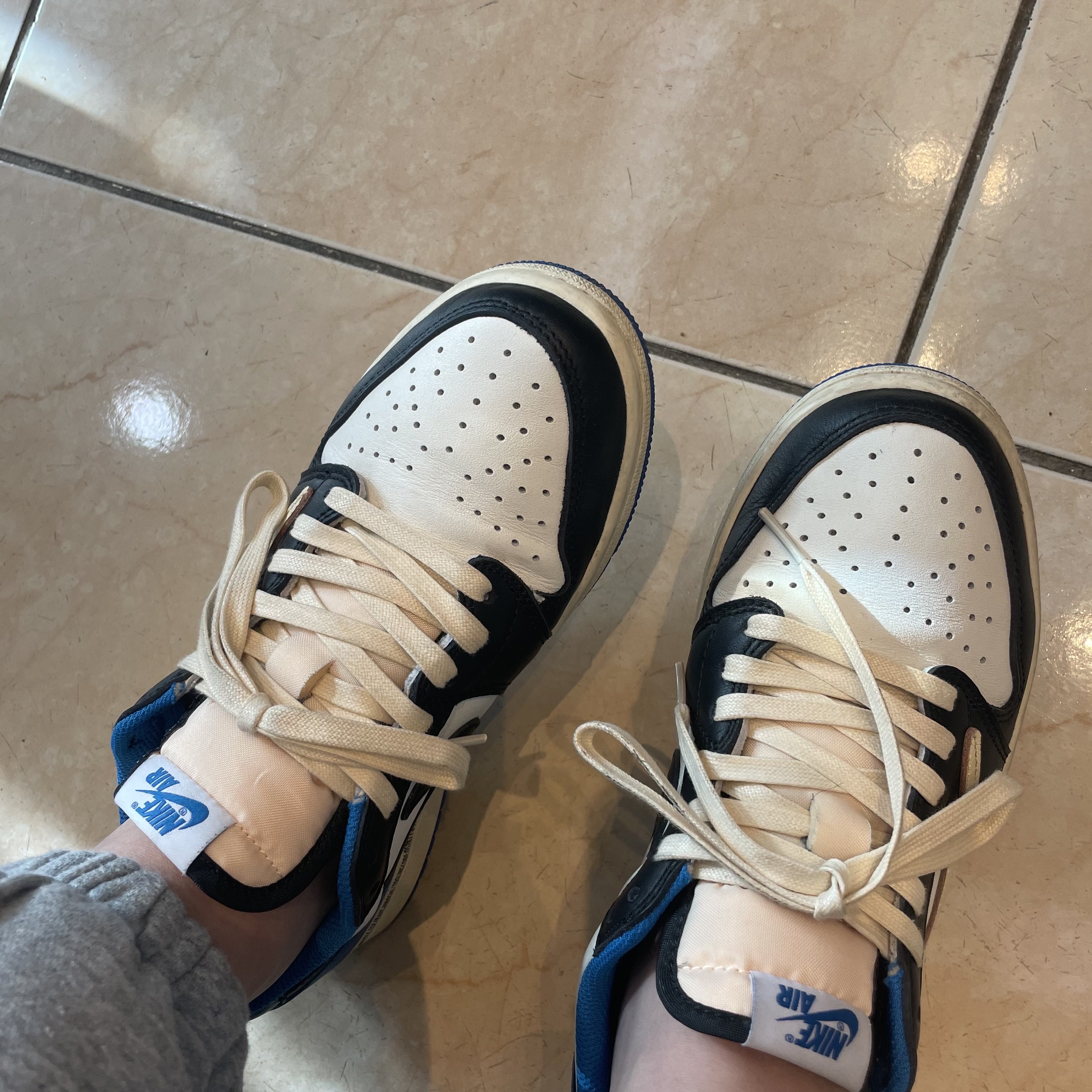 Jordan 1 x Travis Scott x Fragment Retro Low OG SP Military Blue 착용 스타일
