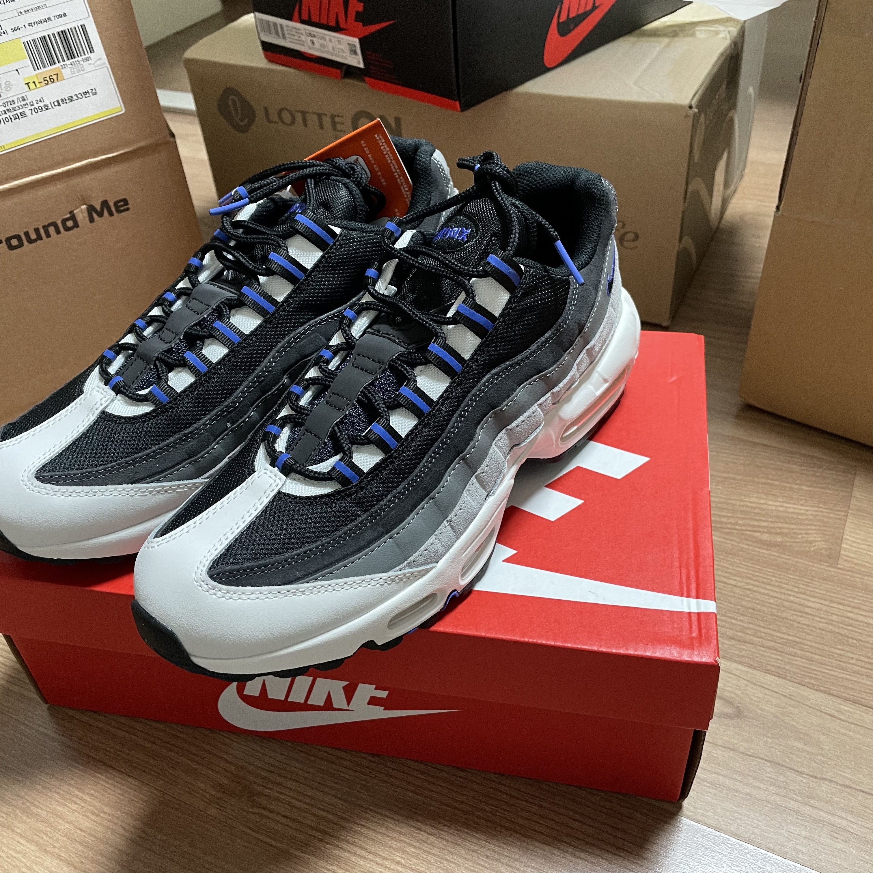Nike Air Max 95 Summit White Wolf Grey 착용 스타일 - 3