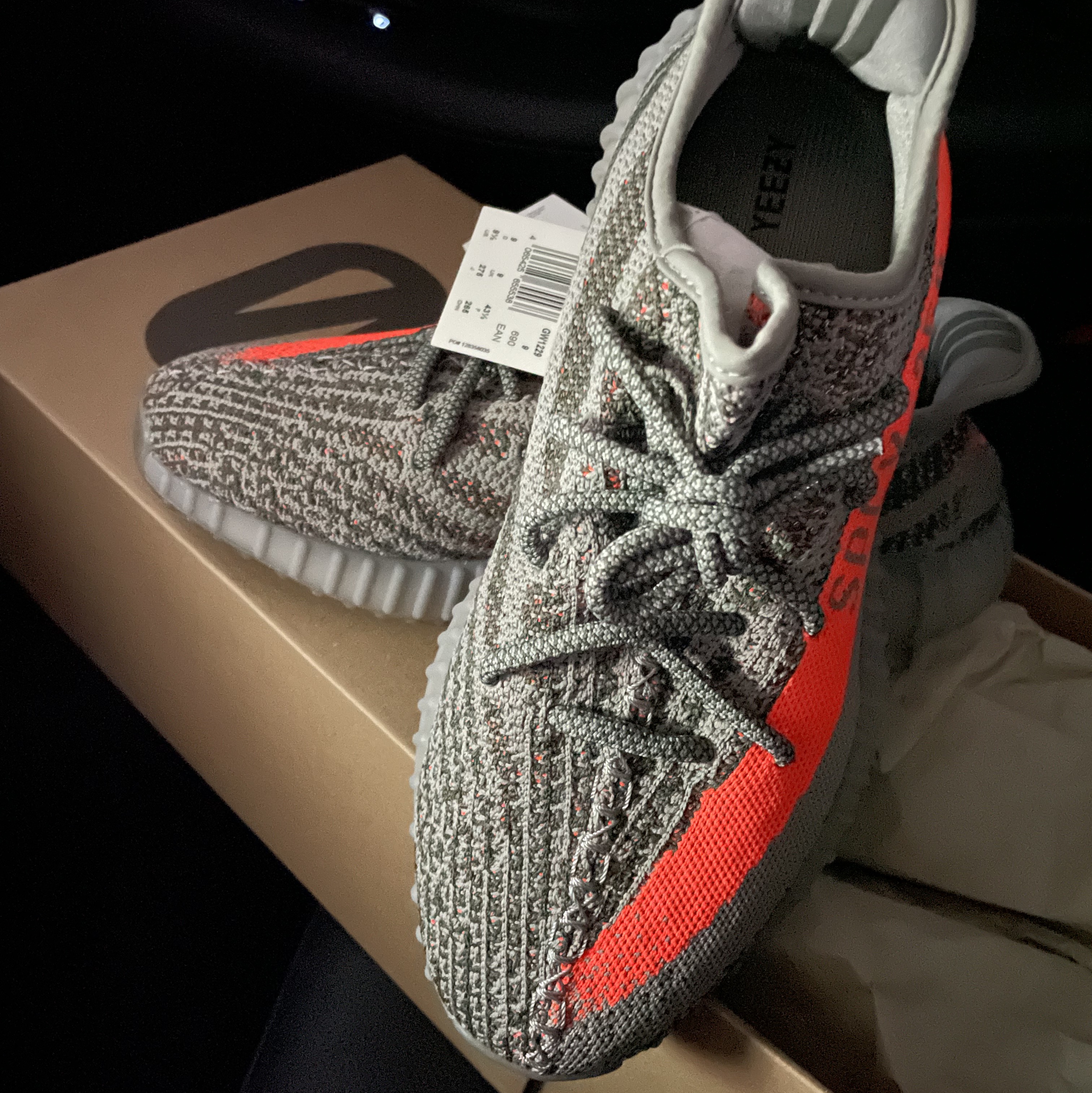 Adidas Yeezy Boost 350 V2 Beluga - Reflective 착용 스타일 - 1