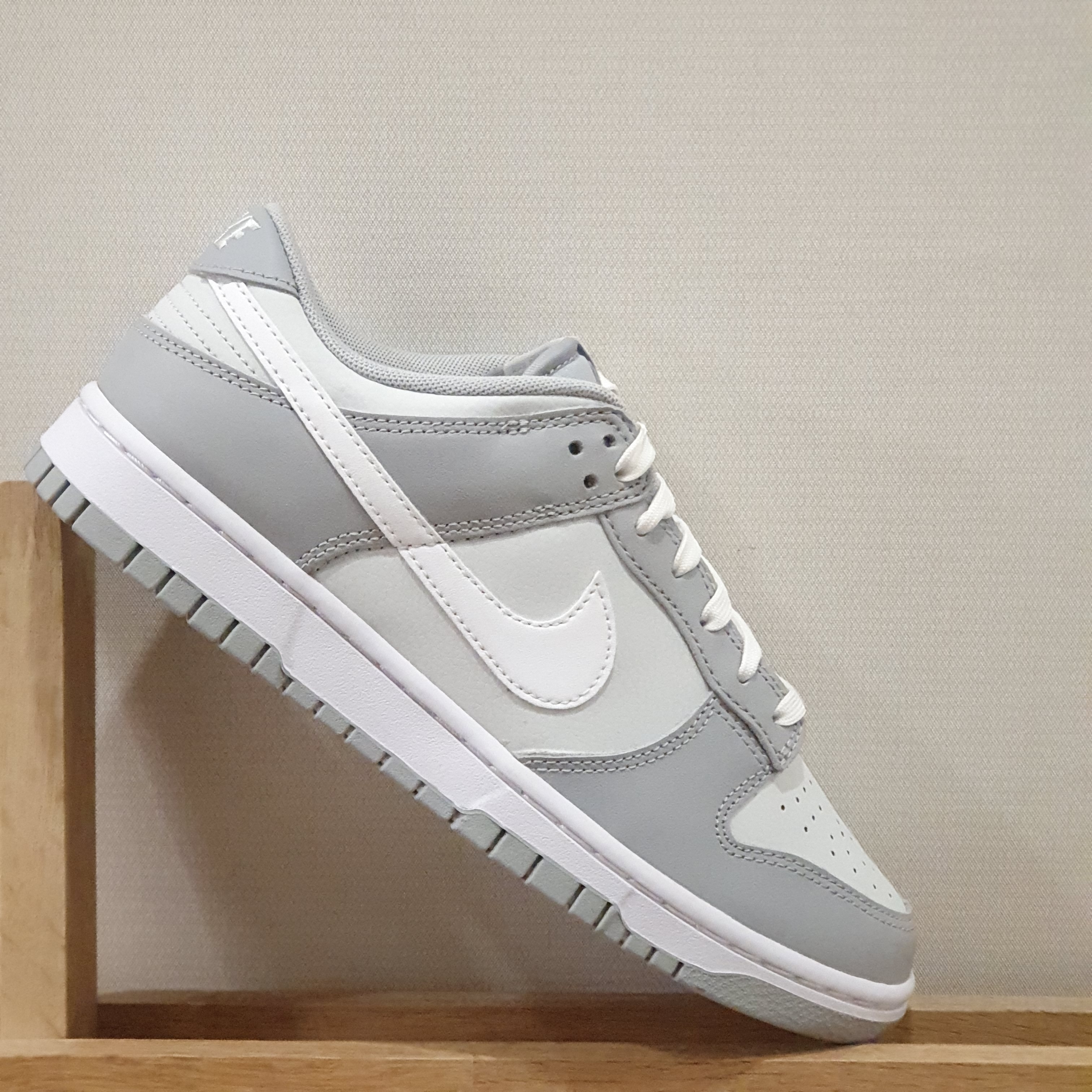 Nike Dunk Low Retro Wolf Grey 착용 스타일 - 2