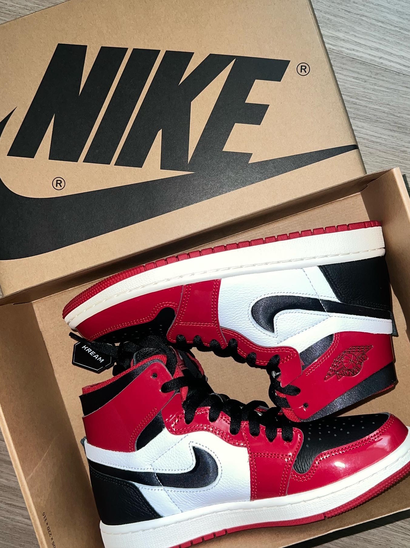 (W) Jordan 1 Zoom Air CMFT Gym Red Black 착용 스타일 - 2