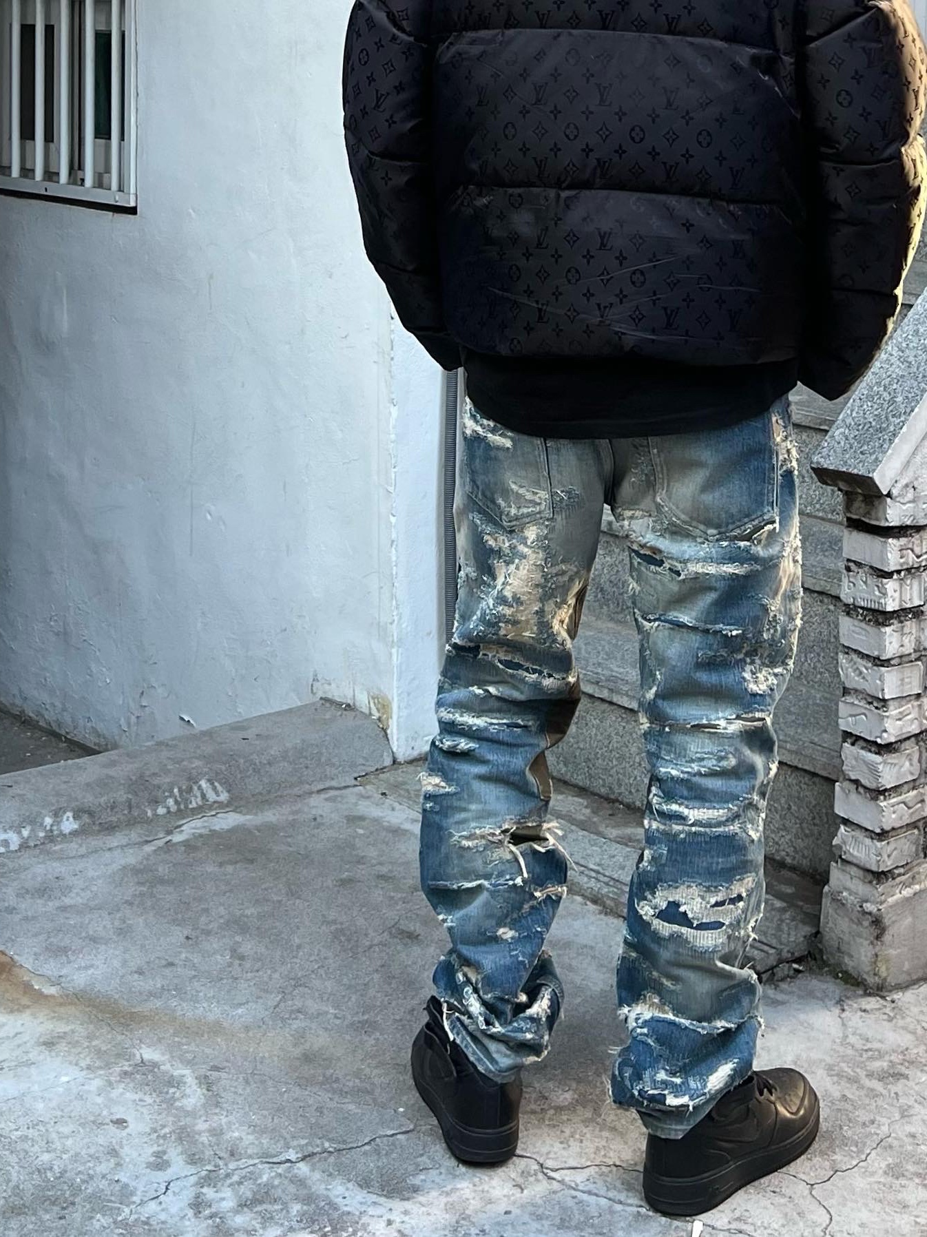 Nike Air Force 1 Mid '07 Black, Yeezy Gap Hoodie Black 착용 스타일 - 3