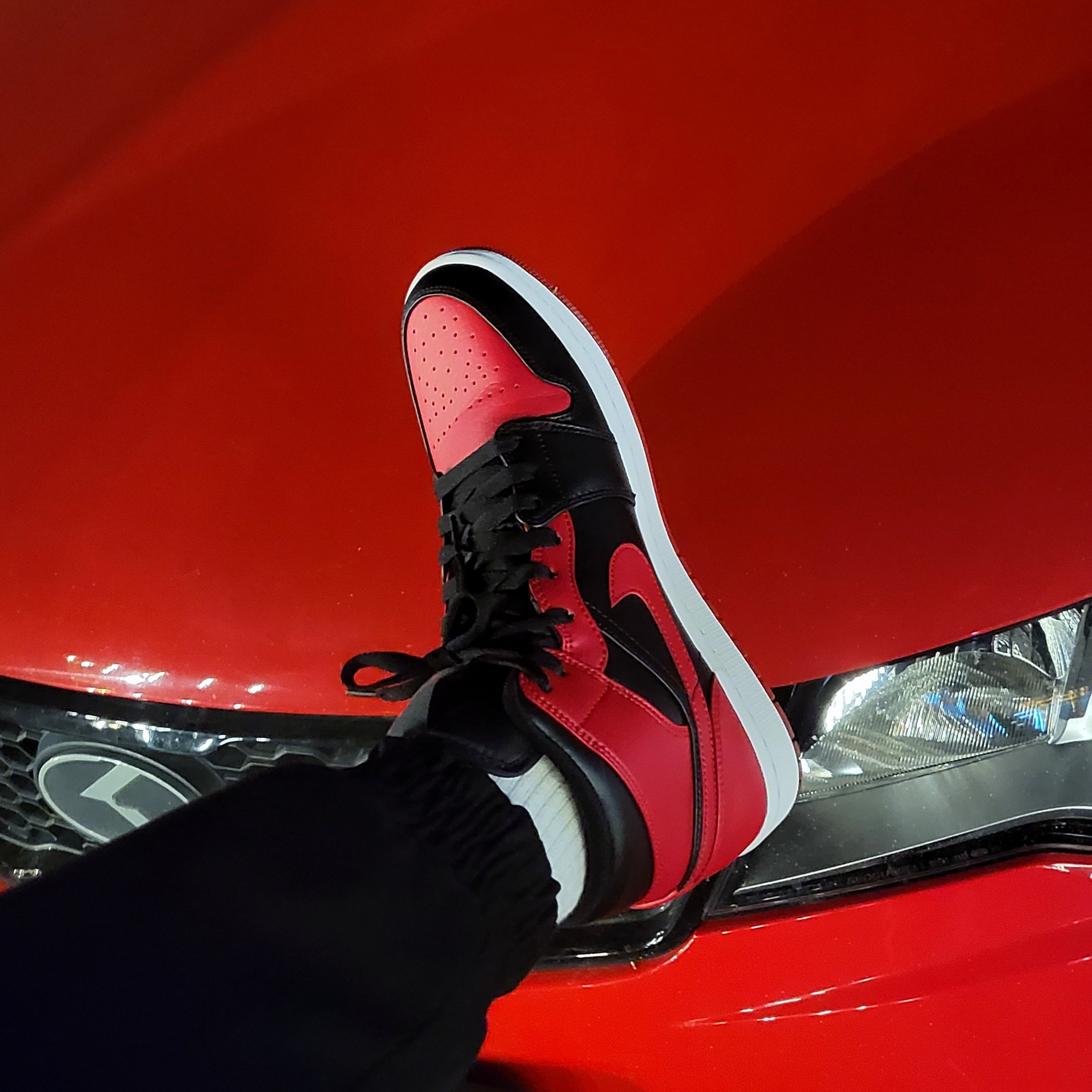 Jordan 1 Mid Bred Banned 2020 착용 스타일 - 1