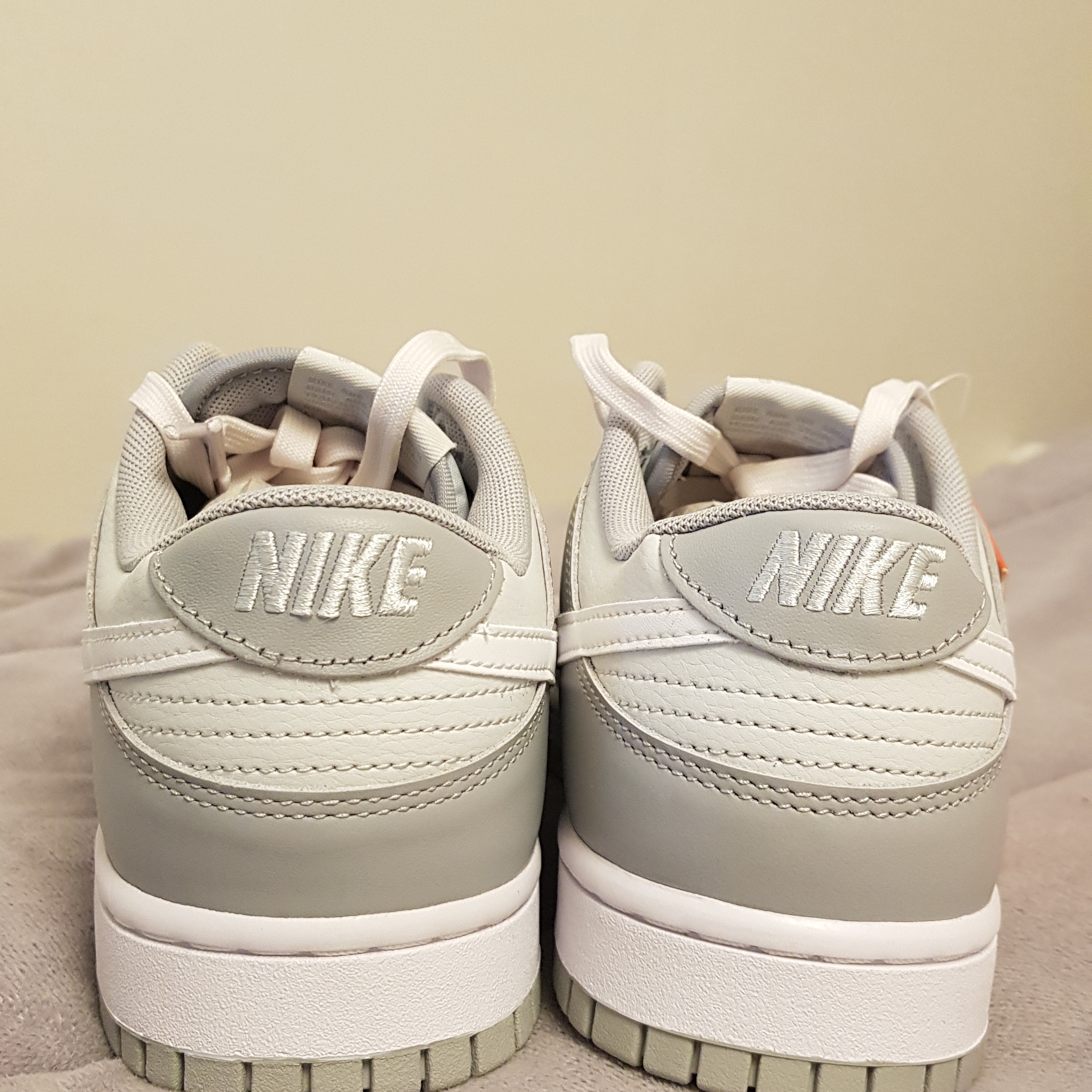 Nike Dunk Low Retro Wolf Grey 착용 스타일 - 3