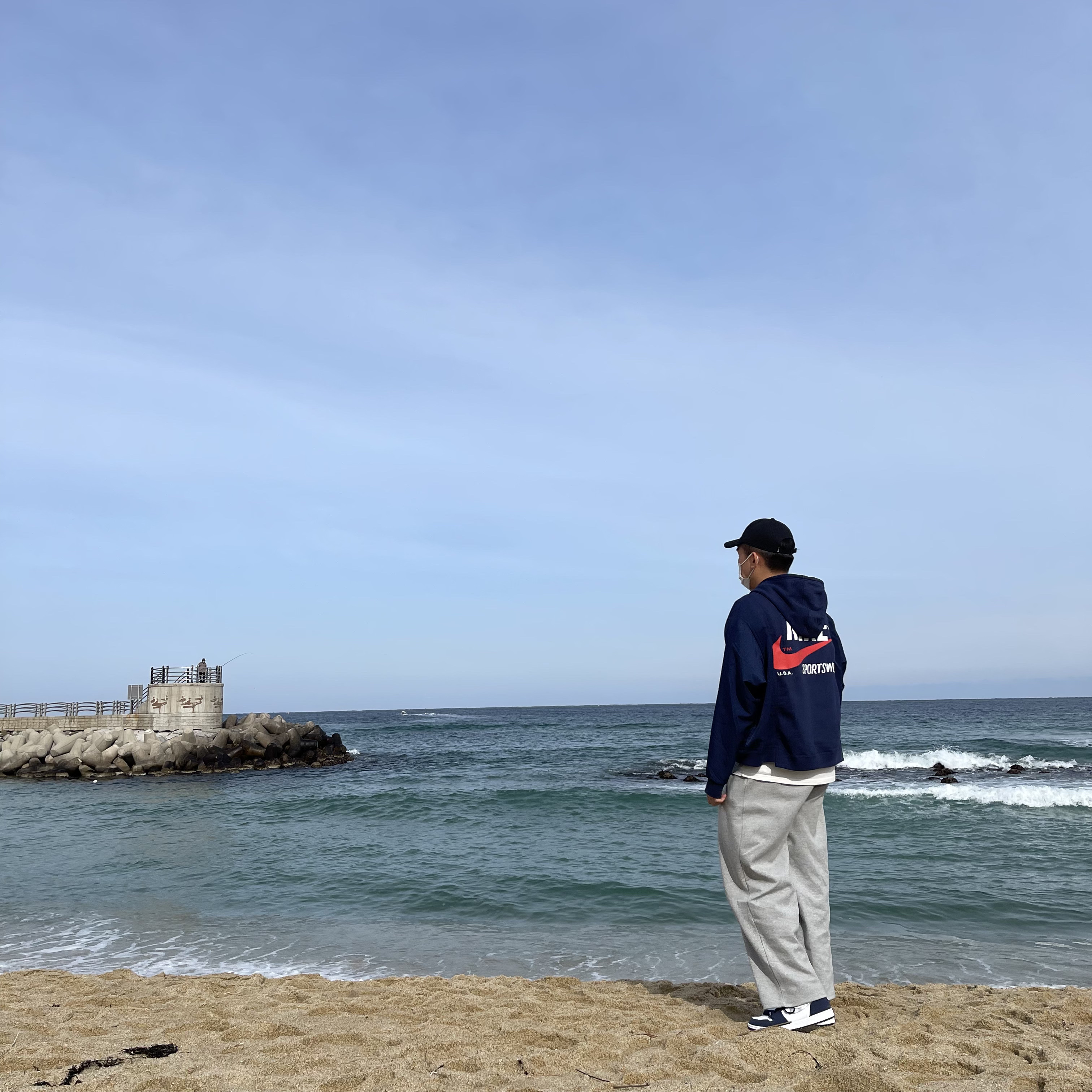 Jordan 1 Retro High OG CO.JP Midnight Navy, Nike NSW Hoodie BRS Midnight Navy 착용 스타일