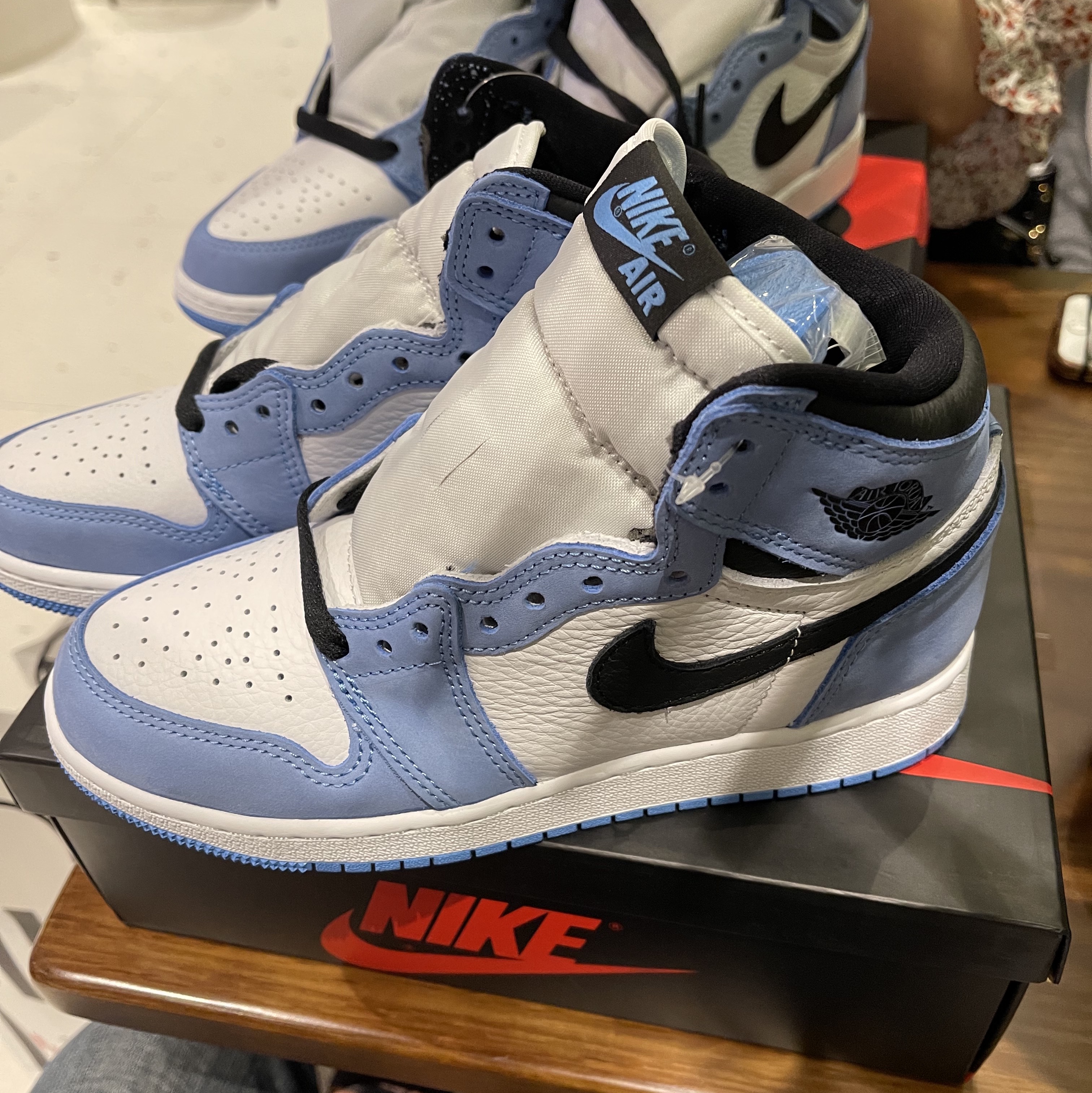 (GS) Jordan 1 Retro High OG University Blue 착용 스타일