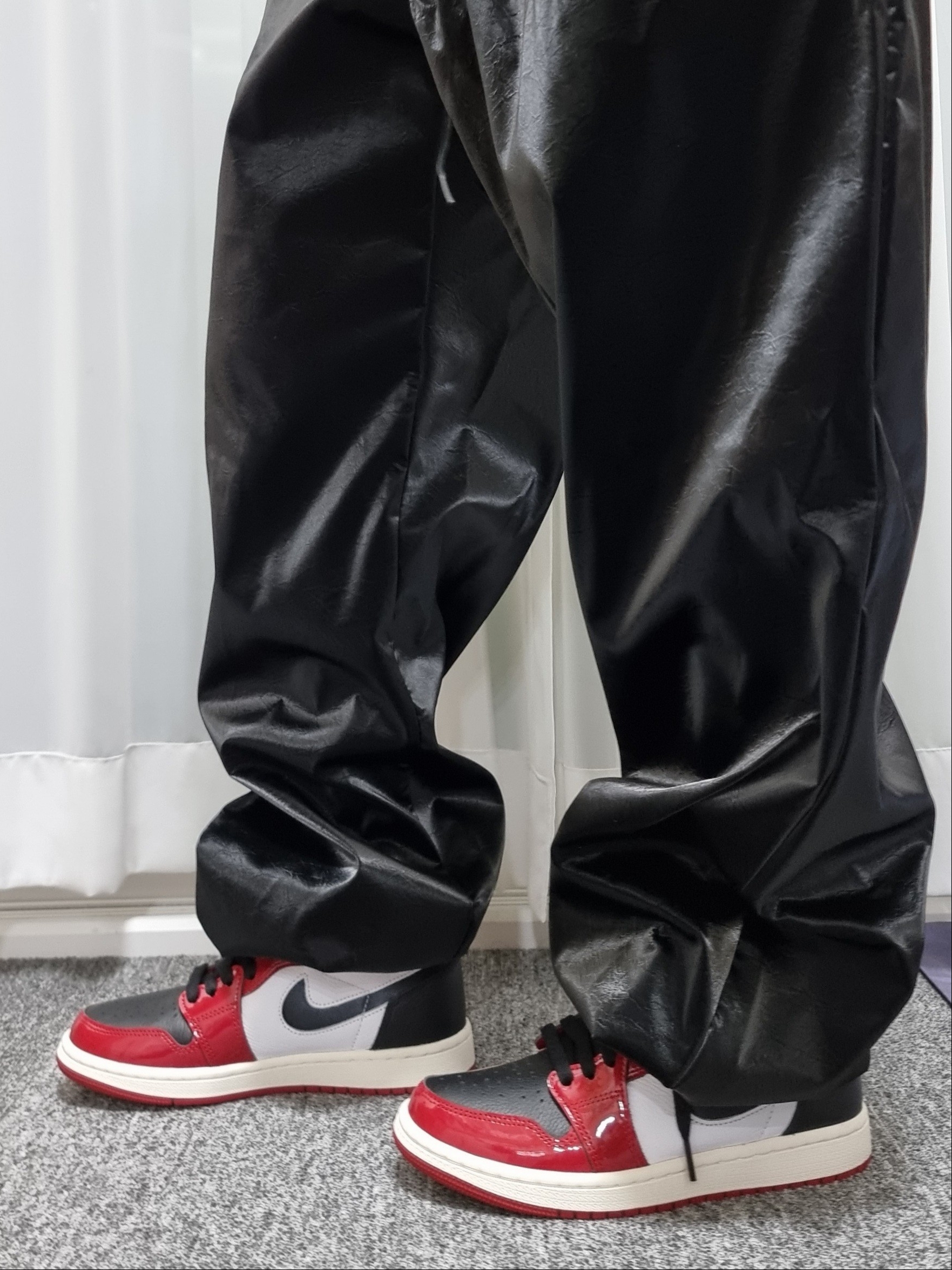 (W) Jordan 1 Zoom Air CMFT Gym Red Black 착용 스타일 - 3
