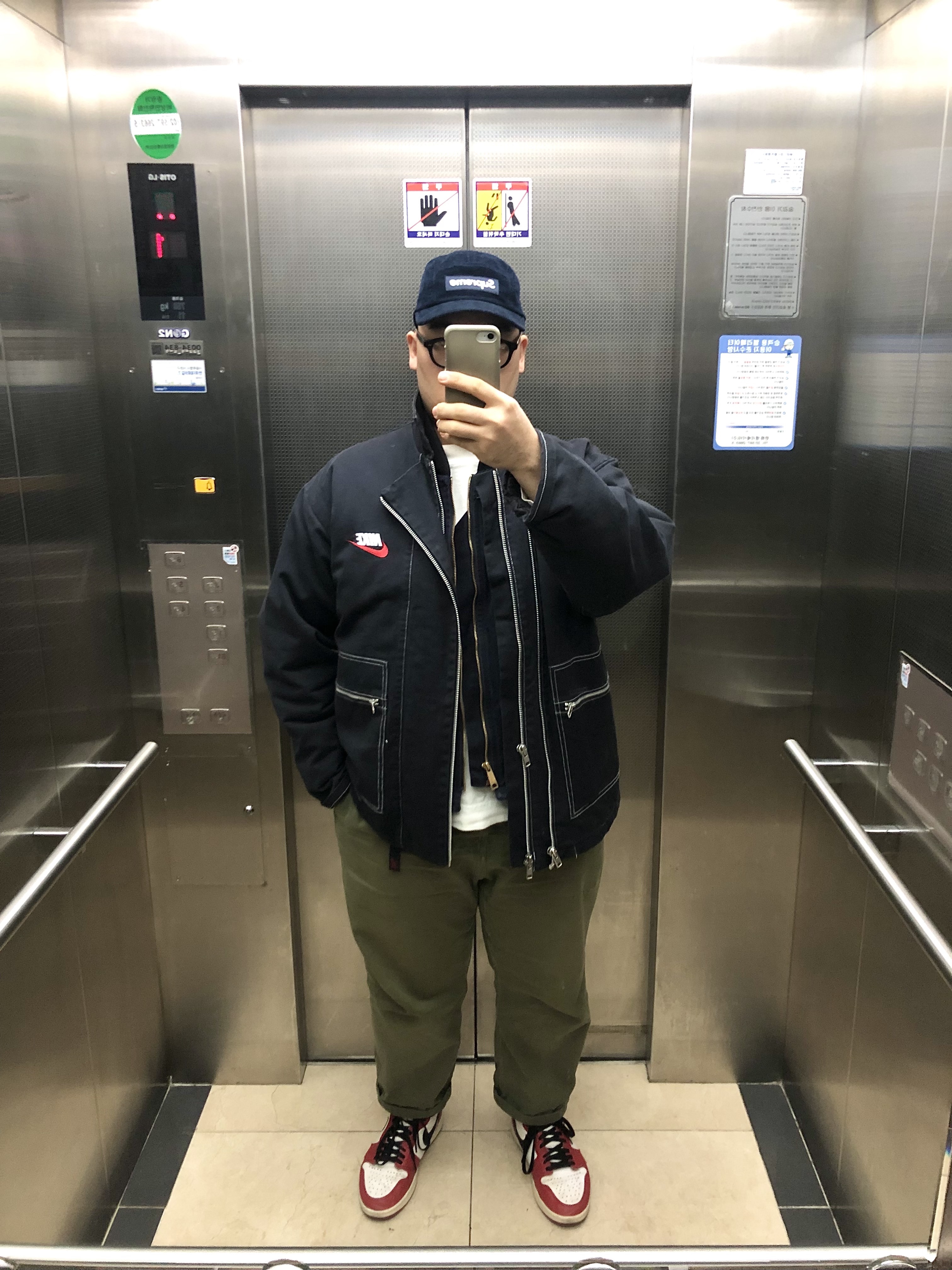 Supreme x Nike Double Zip Quilted Work Jacket Navy - 18FW, Supreme Gore-Tex Corduroy Camp Cap Navy - 21FW 착용 스타일 - 1