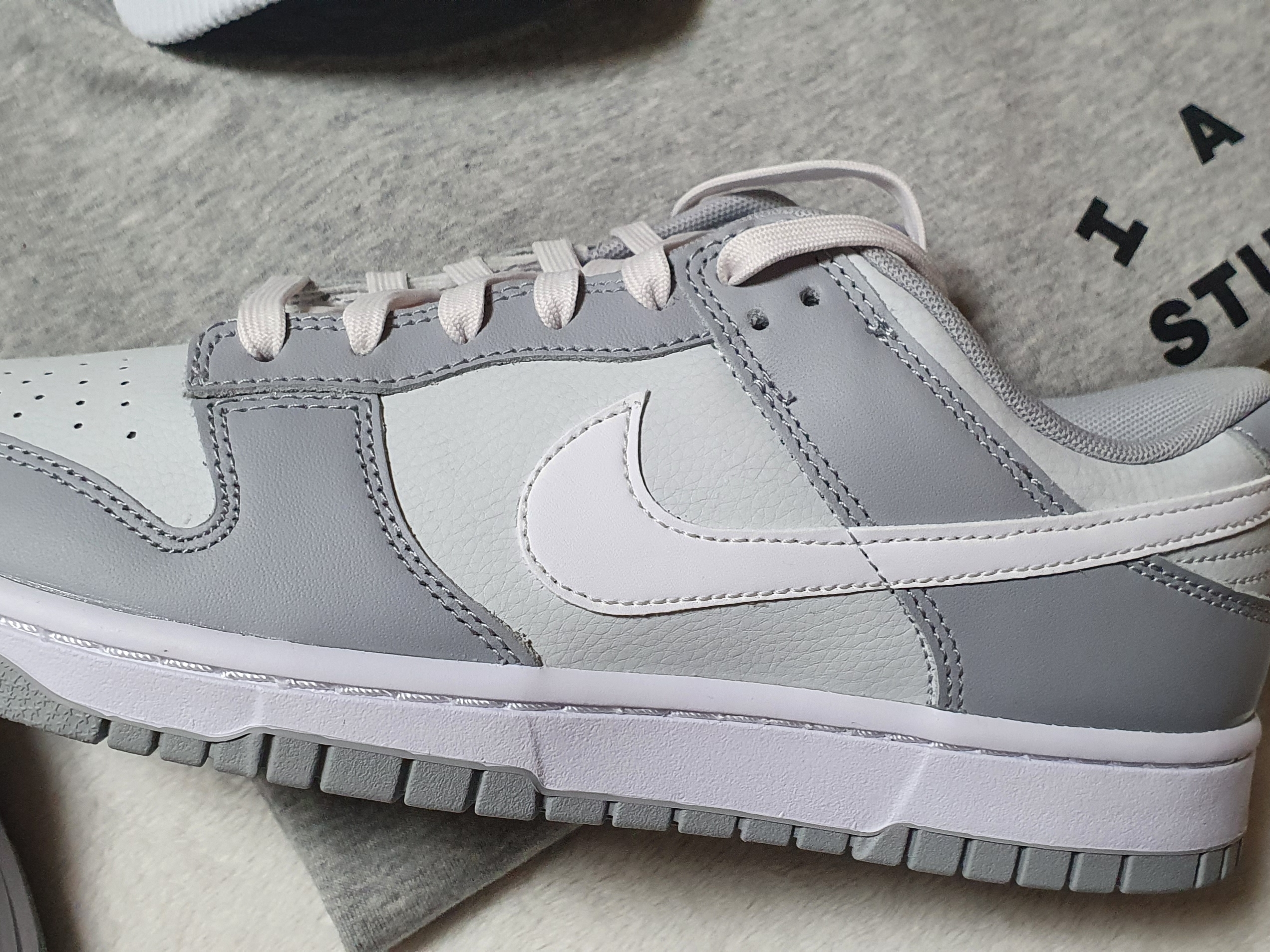IAB Studio Long Sleeve Gray, Nike Dunk Low Retro Wolf Grey 착용 스타일 - 2