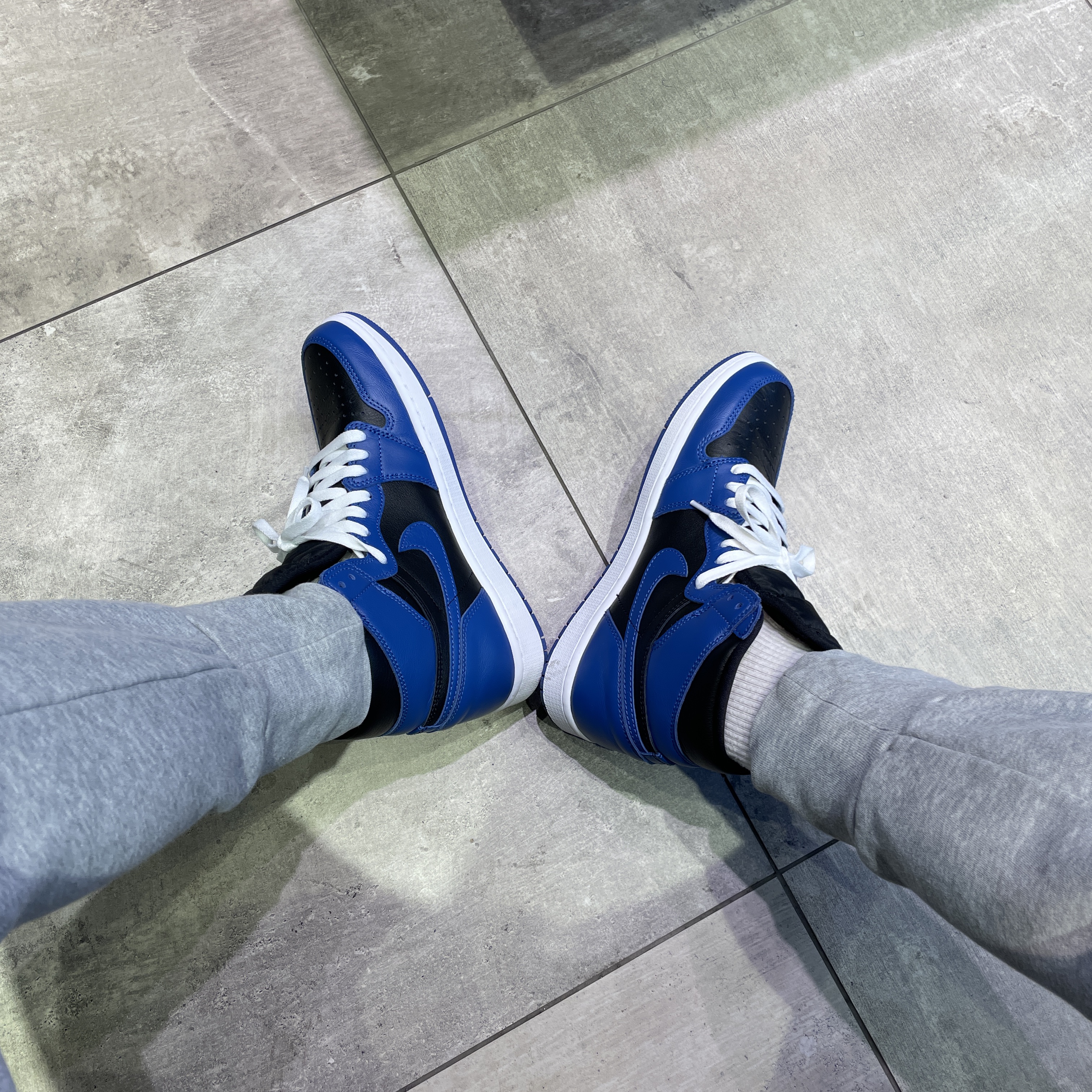 Jordan 1 Retro High OG Dark Marina Blue, Jordan 1 Low Dark Powder Blue 착용 스타일 - 1