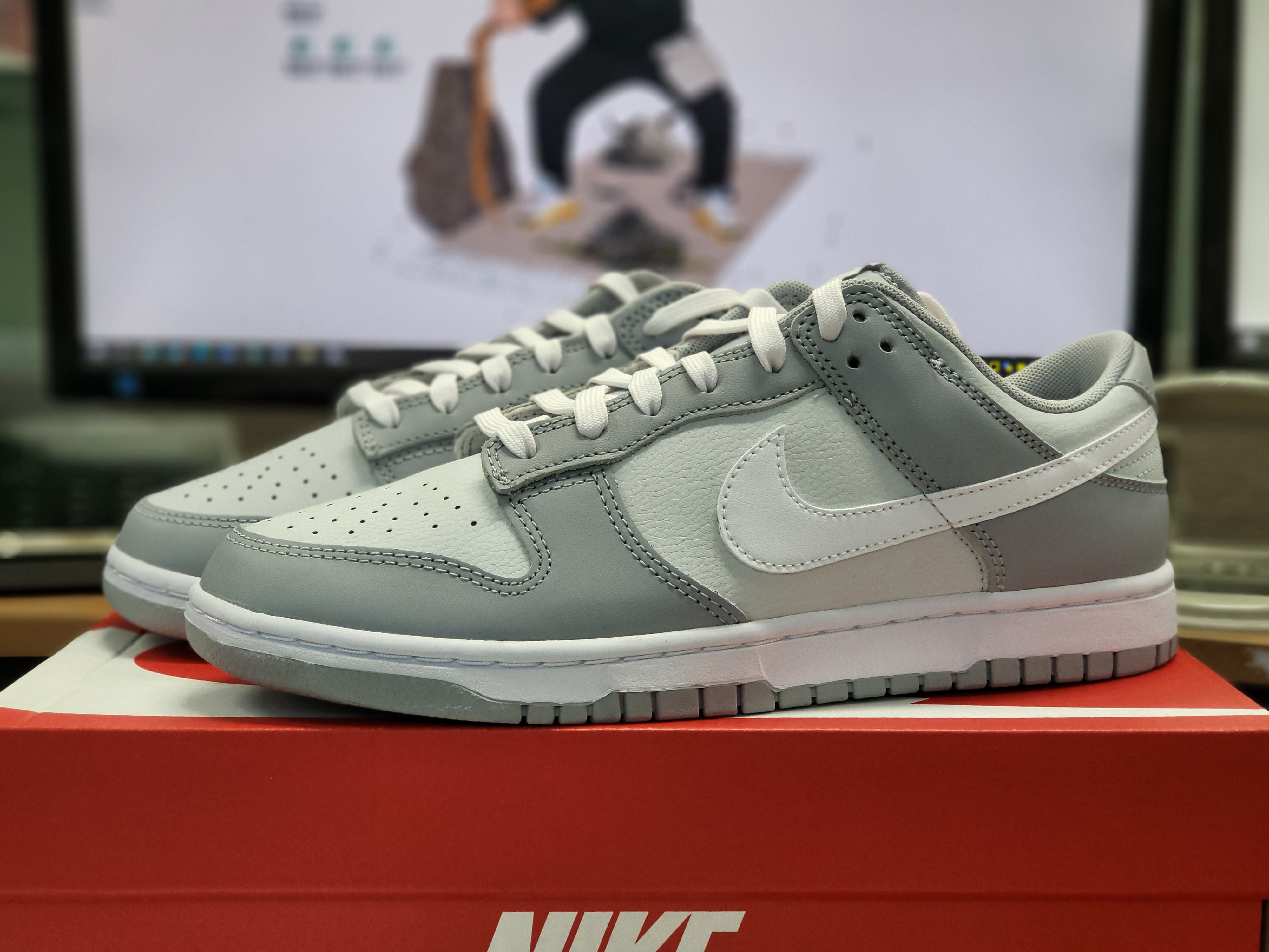 Nike Dunk Low Retro Wolf Grey 착용 스타일