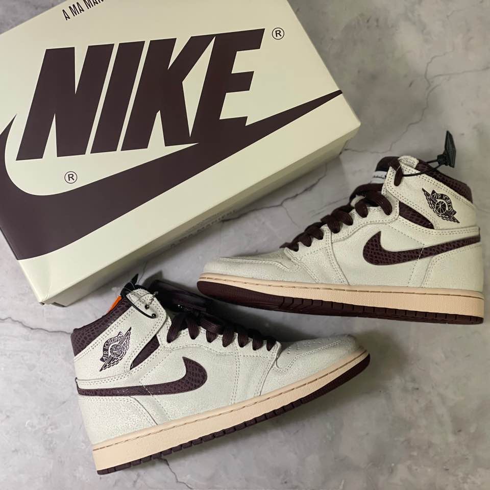 Jordan 1 x A Ma Maniere Retro High OG SP Sail and Burgundy 착용 스타일 - 1