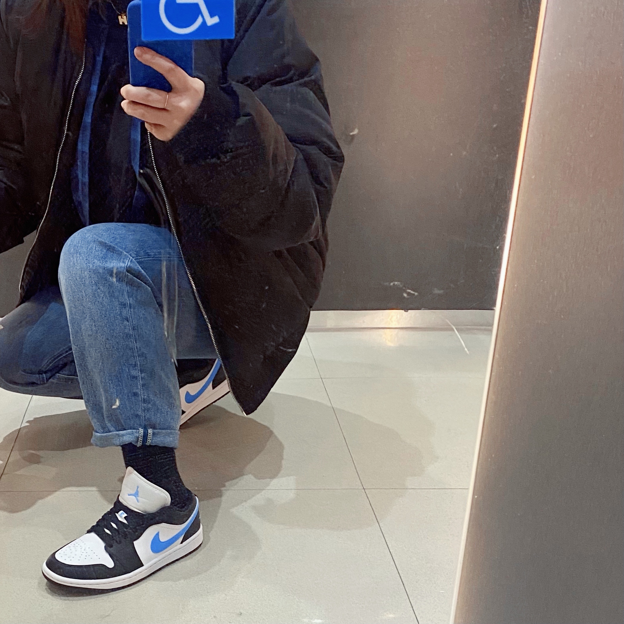 (W) Jordan 1 Low Black University Blue 착용 스타일 - 2