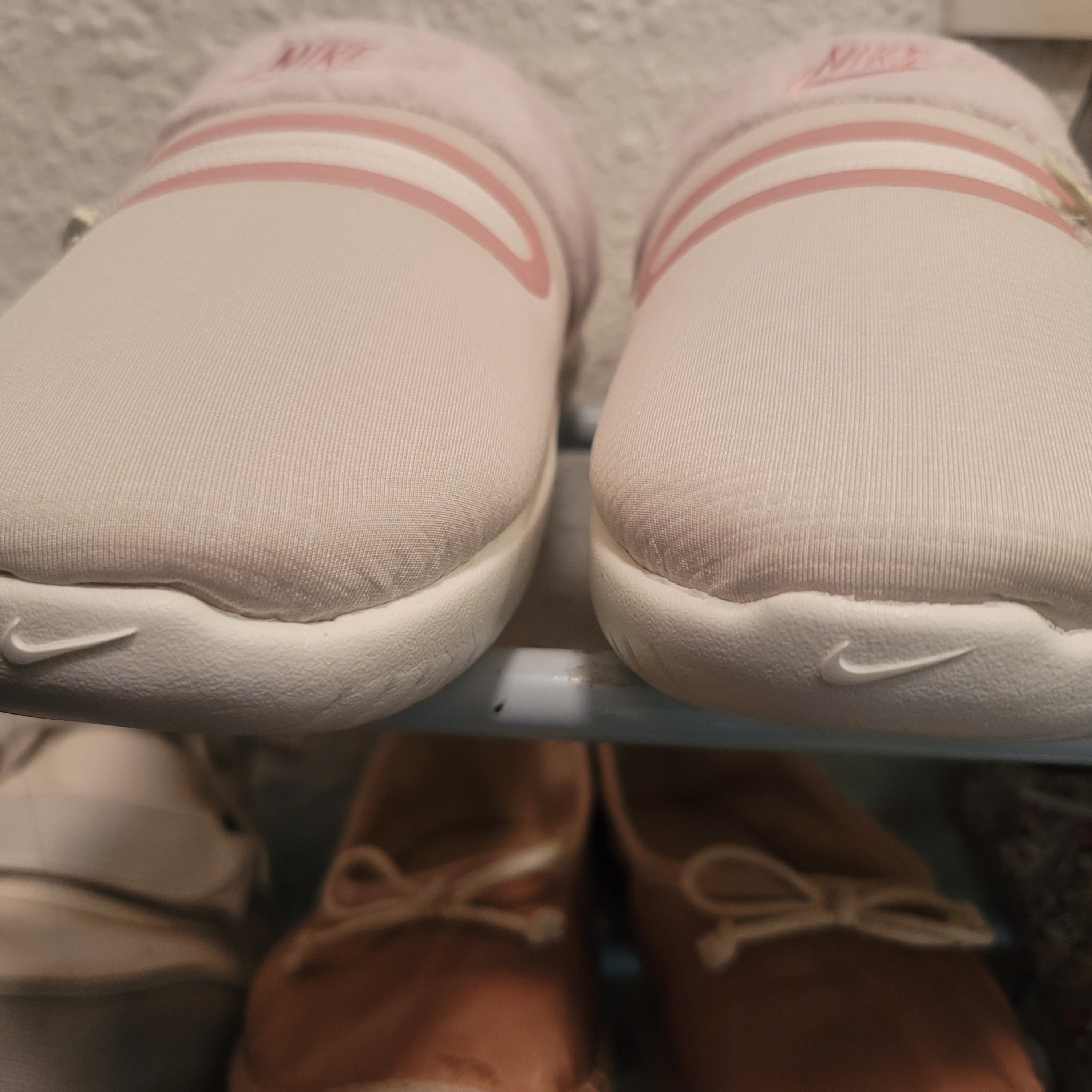(W) Nike Burrow Barely Rose 착용 스타일 - 2