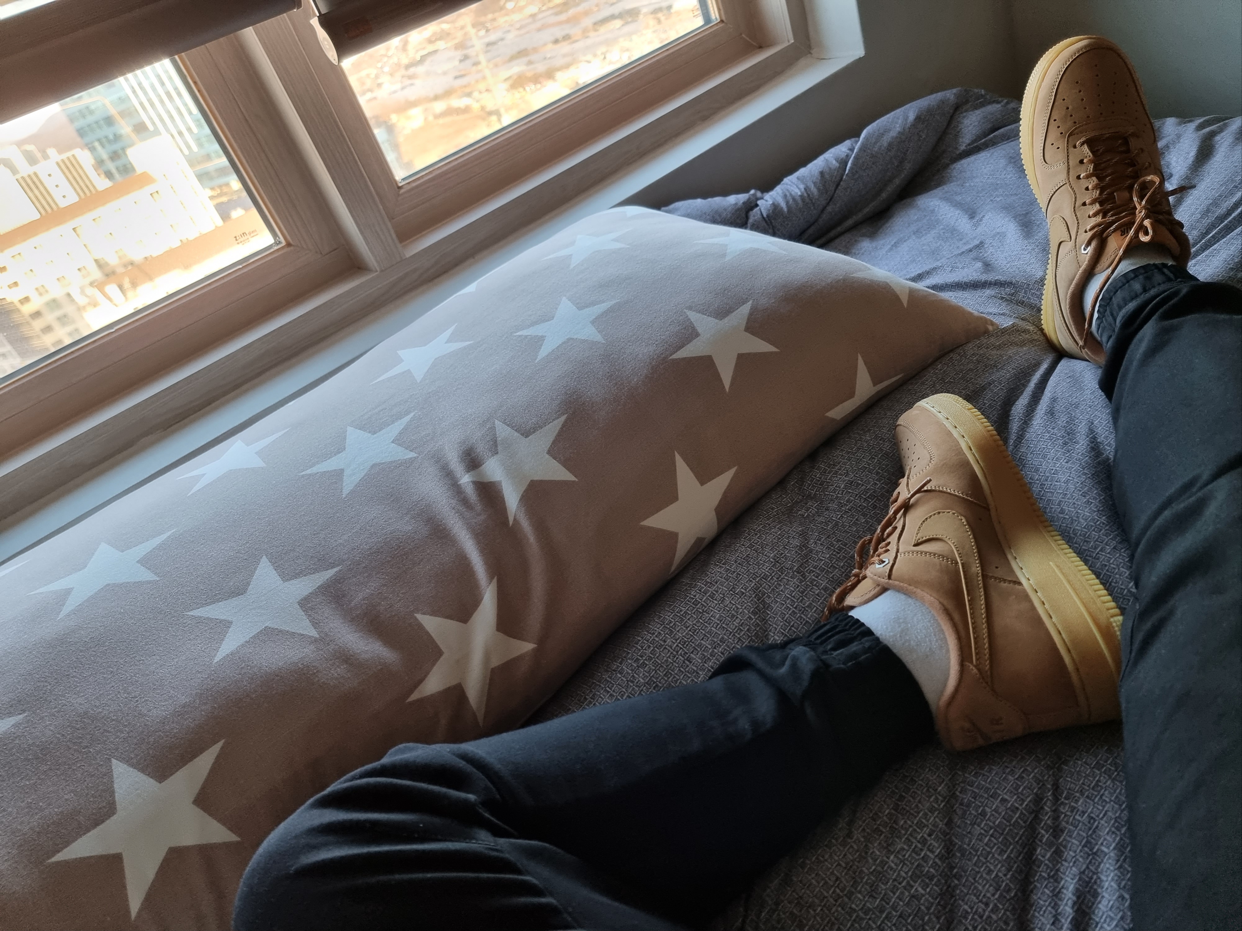 Nike Air Force 1 '07 WB Flax 착용 스타일