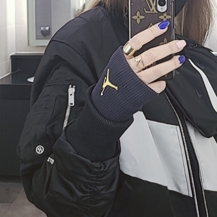 Nike NSW Swoosh Therma-Fit Bomber Black - Asia, Nike x Ambush Dunk High Deep Royal Blue 착용 스타일 - 4