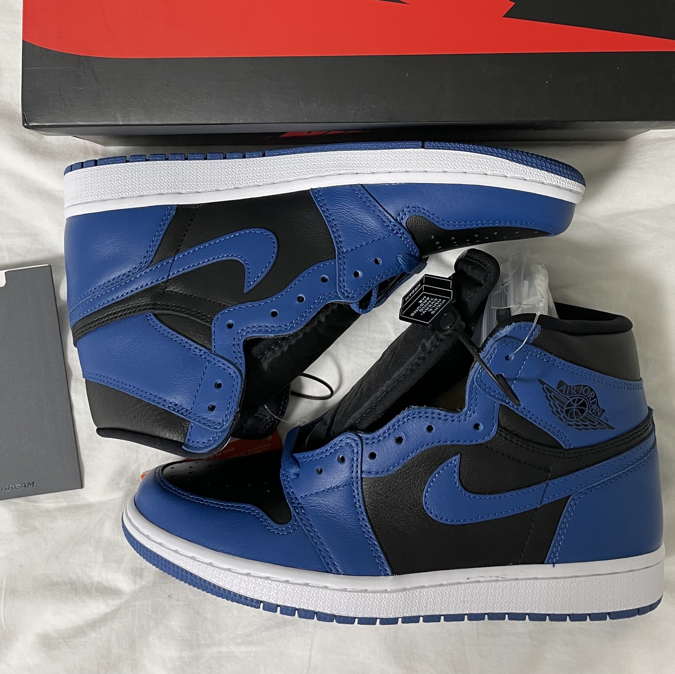 Jordan 1 Retro High OG Dark Marina Blue 착용 스타일 - 1