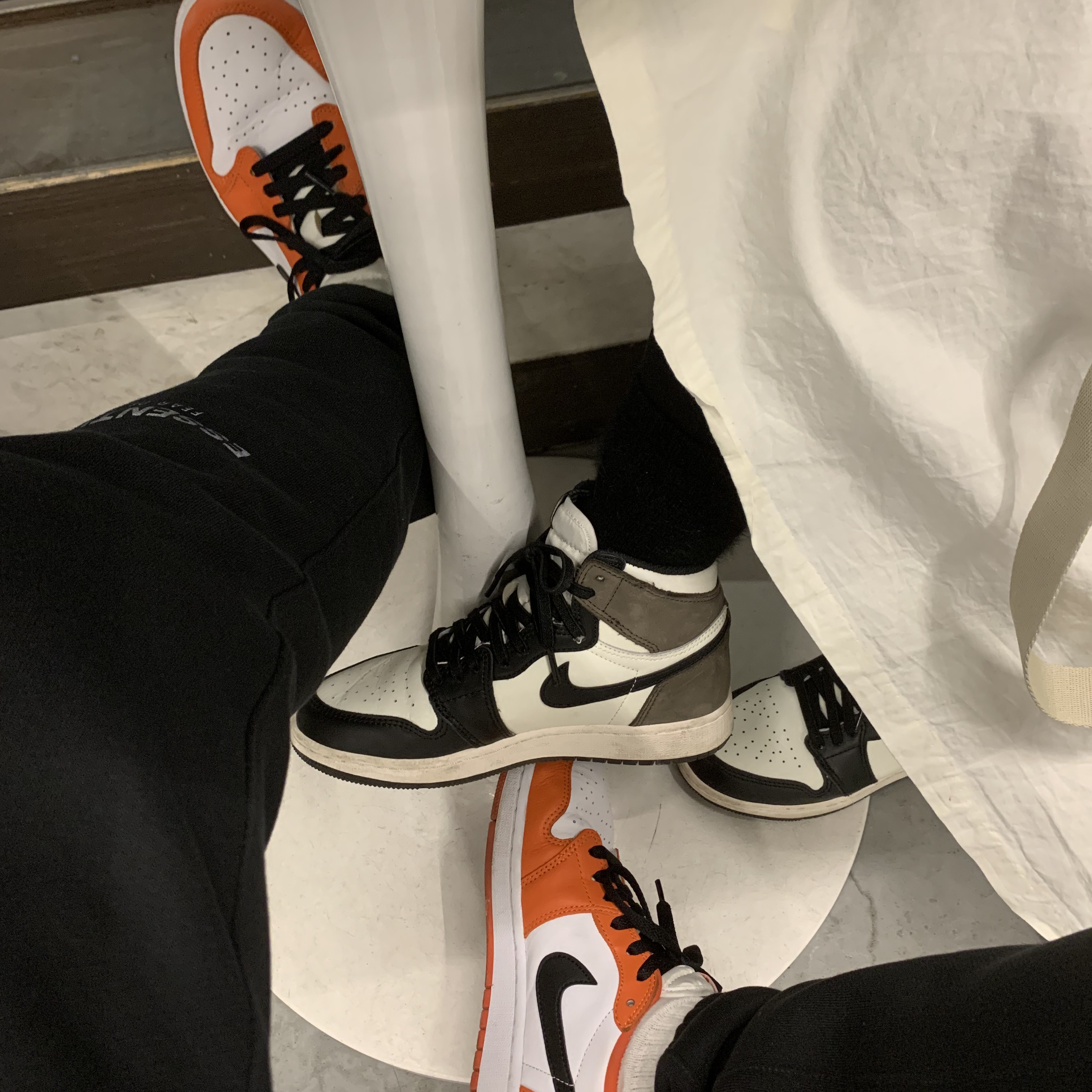 (GS) Jordan 1 Retro High OG Black Mocha, Jordan 1 Retro High OG Black Mocha 착용 스타일